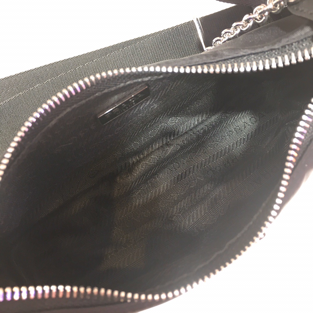 Pra*a Re-Edition 2005 Nylon Bag 1BH204