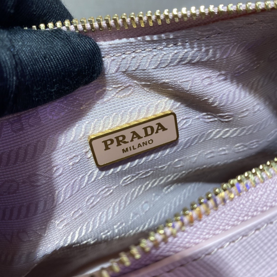 Pra*a Re-Edition 2005 Saffiano Leather Bag 1BH204 Pink