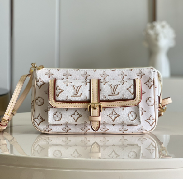 L0vis Vvtt0n Maxi Pochette Accessoires Bag M20920 