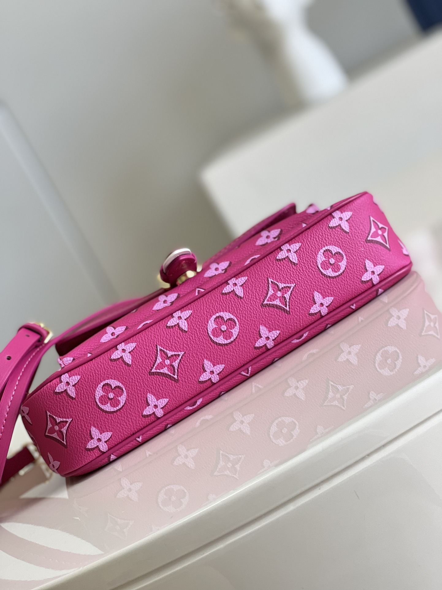 L0vis Vvtt0n Maxi Pochette Accessoires Bag M46161