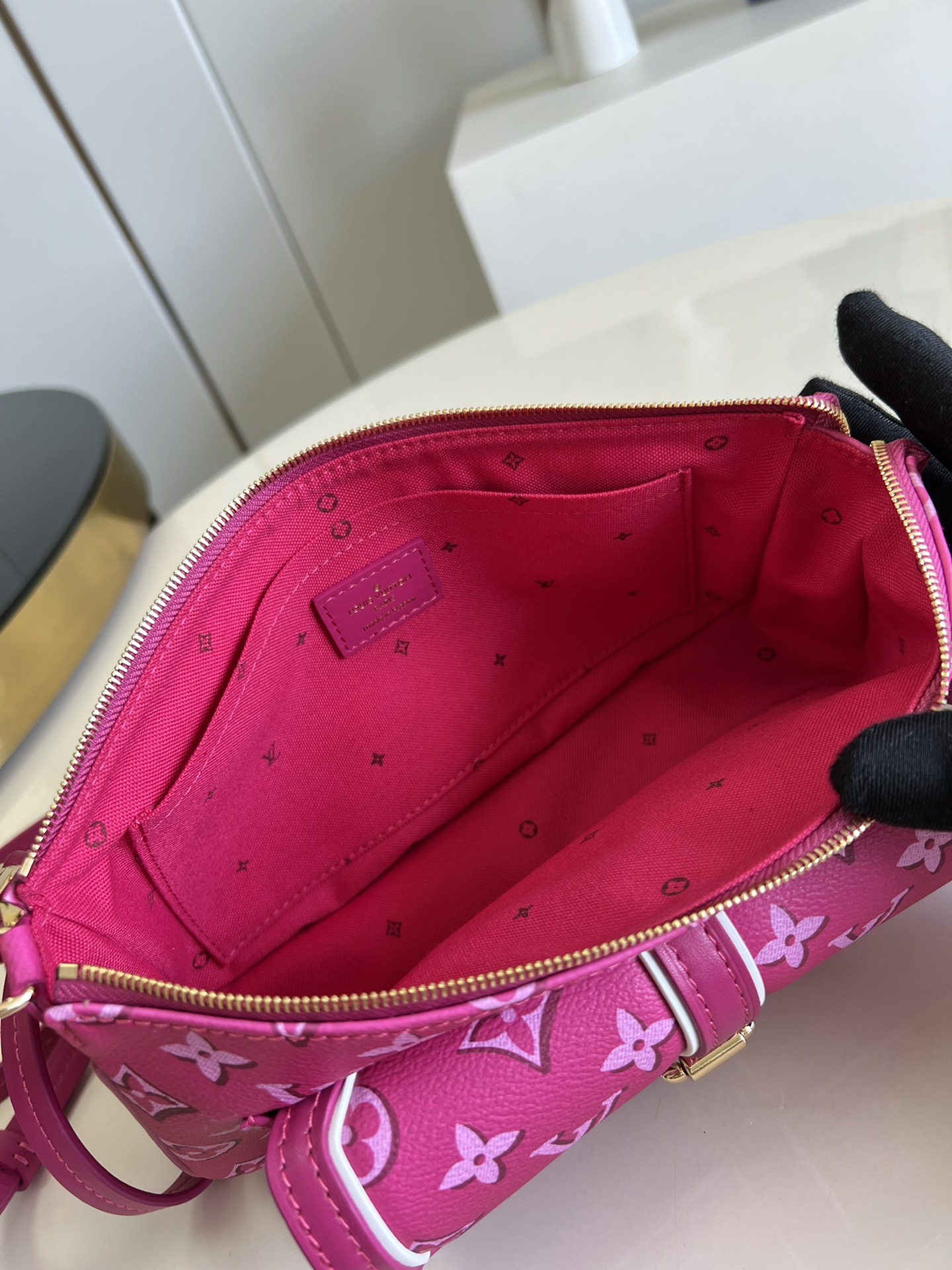 L0vis Vvtt0n Maxi Pochette Accessoires Bag M46161