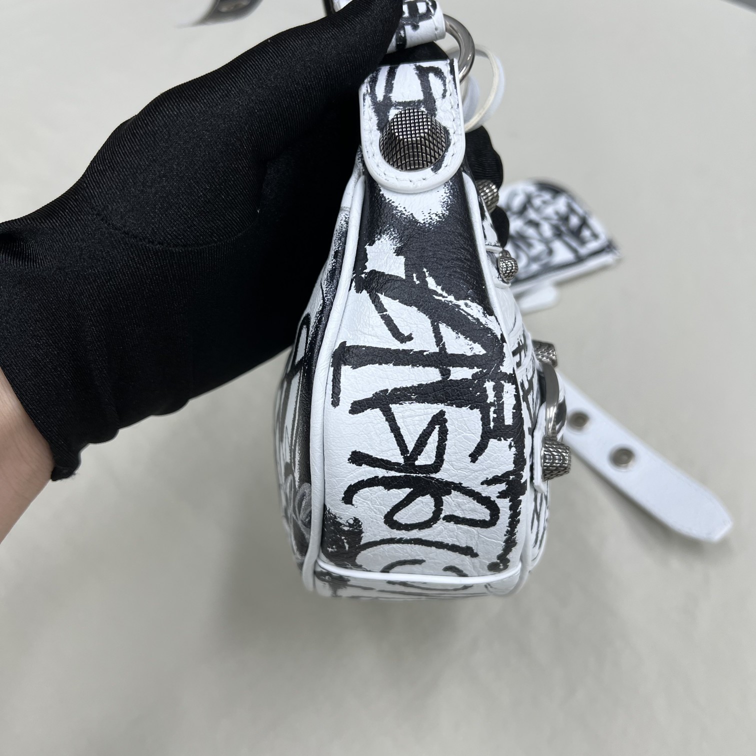 Balenciag Le Cagole Bag