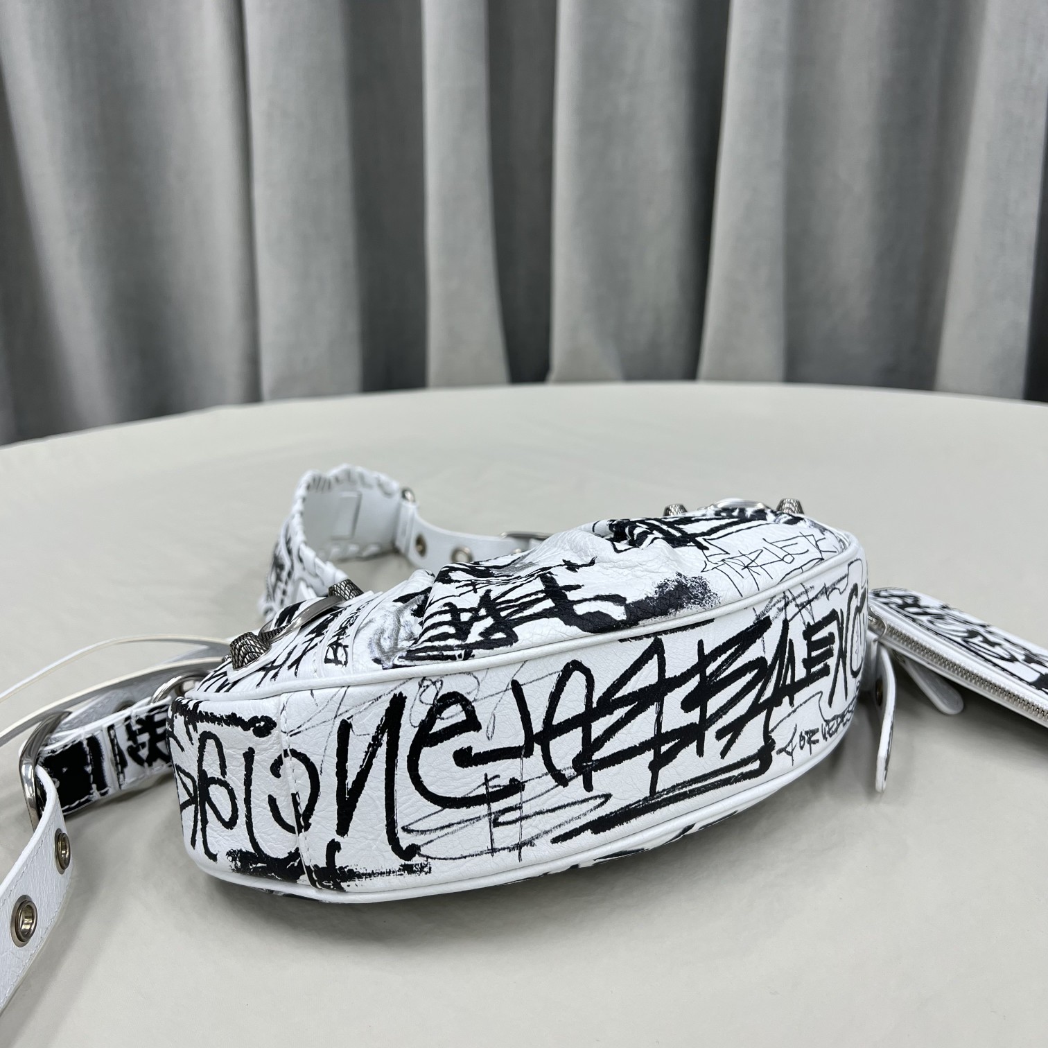 Balenciag Le Cagole Bag