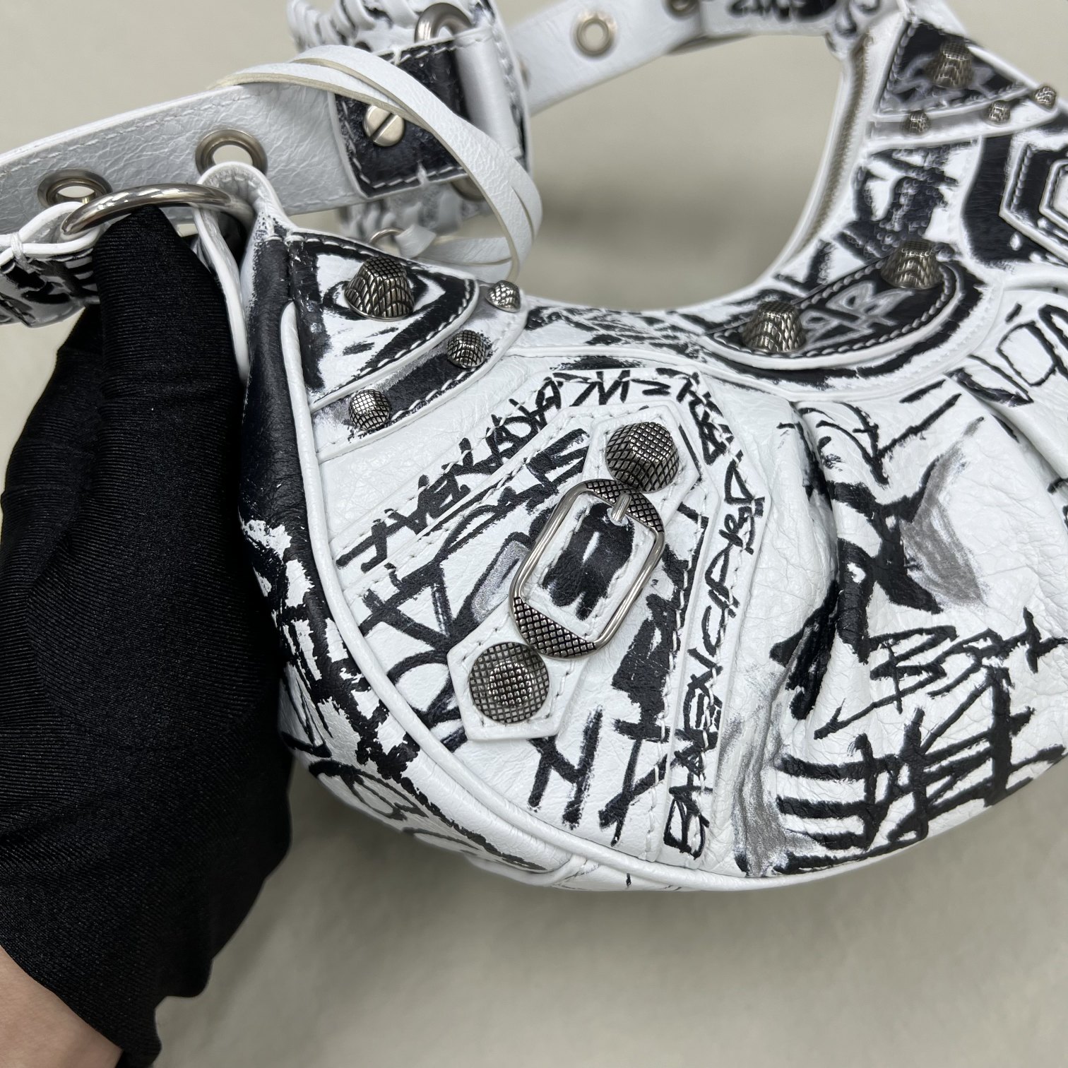 Balenciag Le Cagole Bag