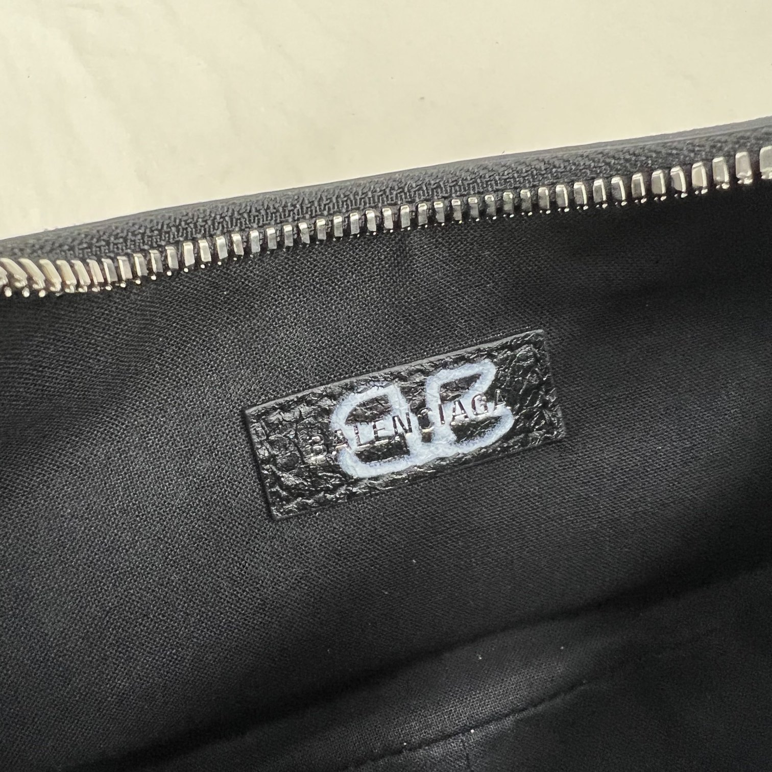 Balenciag Le Cagole Bag 02