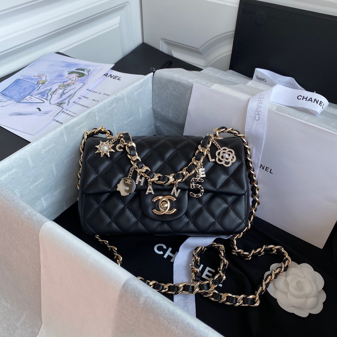 Ch**el Flap Lambskin Bag 20CM 