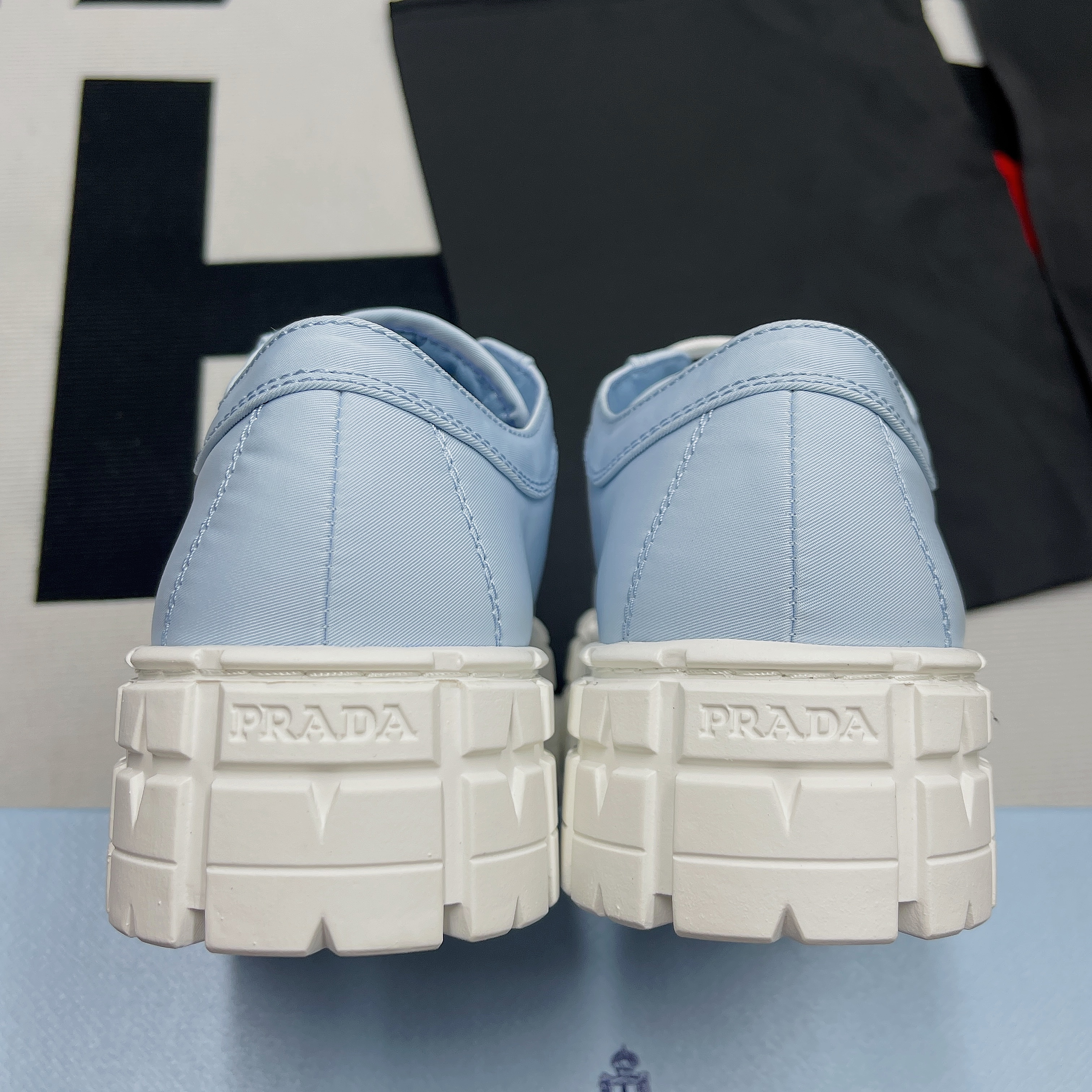 Pra*a Low Top Sneaker