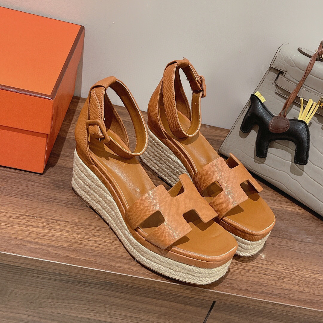 H**me5 sandals 02
