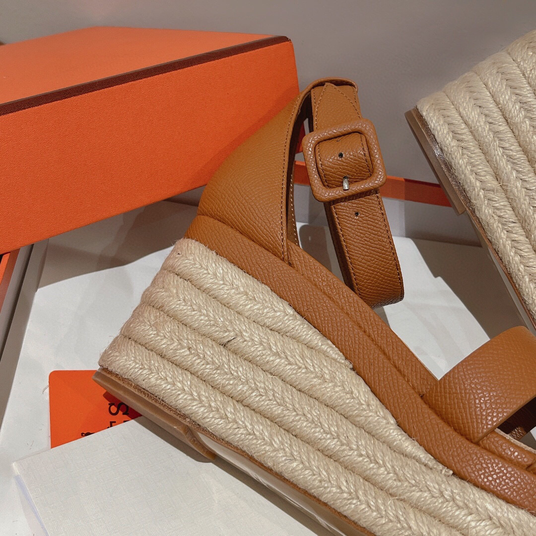 H**me5 sandals 02