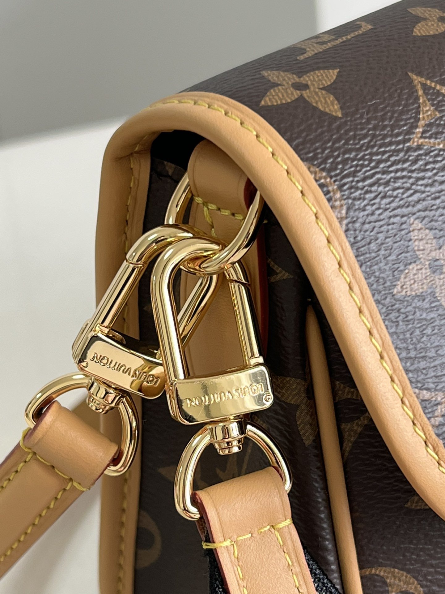 L0vis Vvtt0n Diane Bag M45985