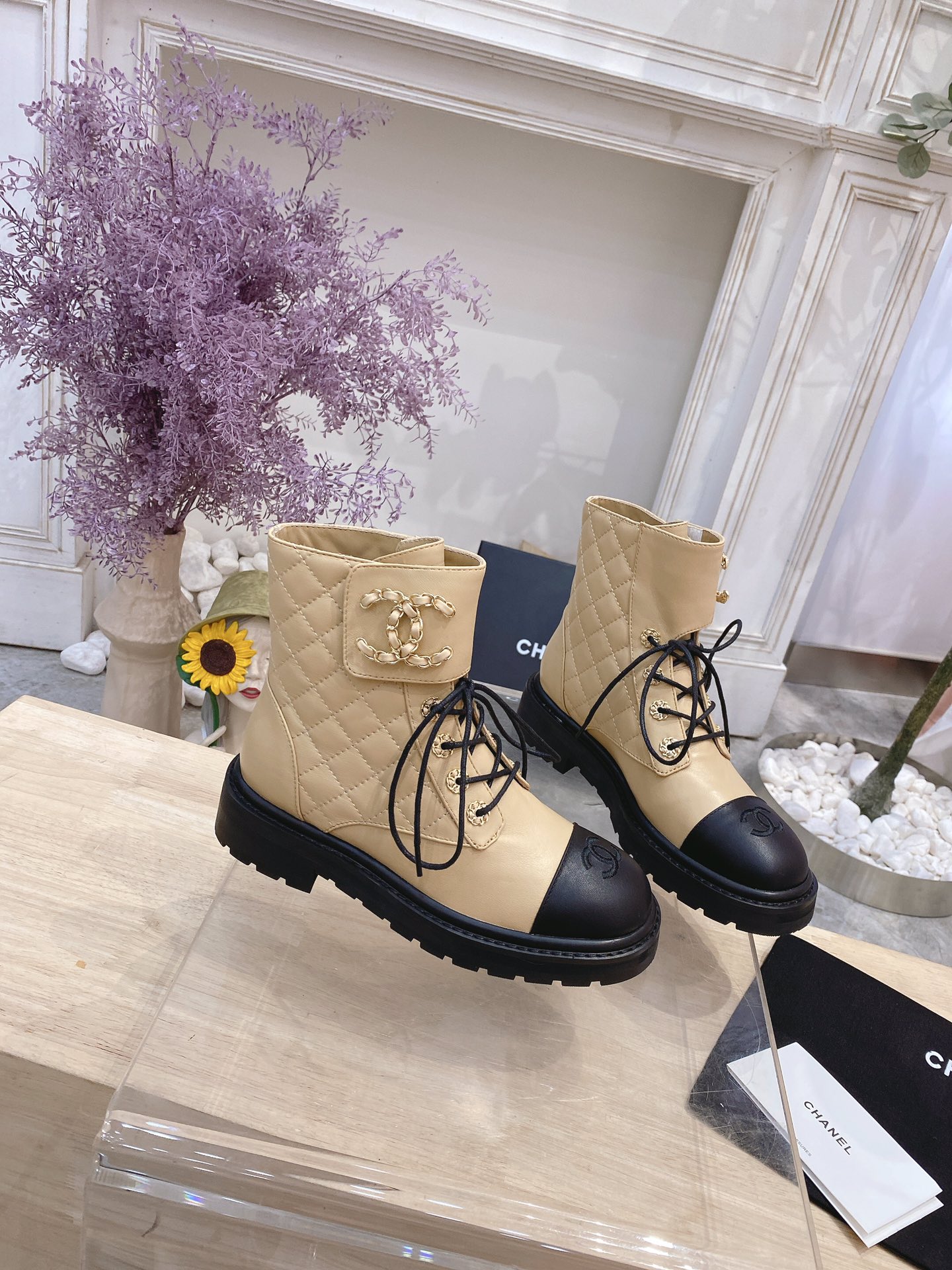 Ch**el Boots 011