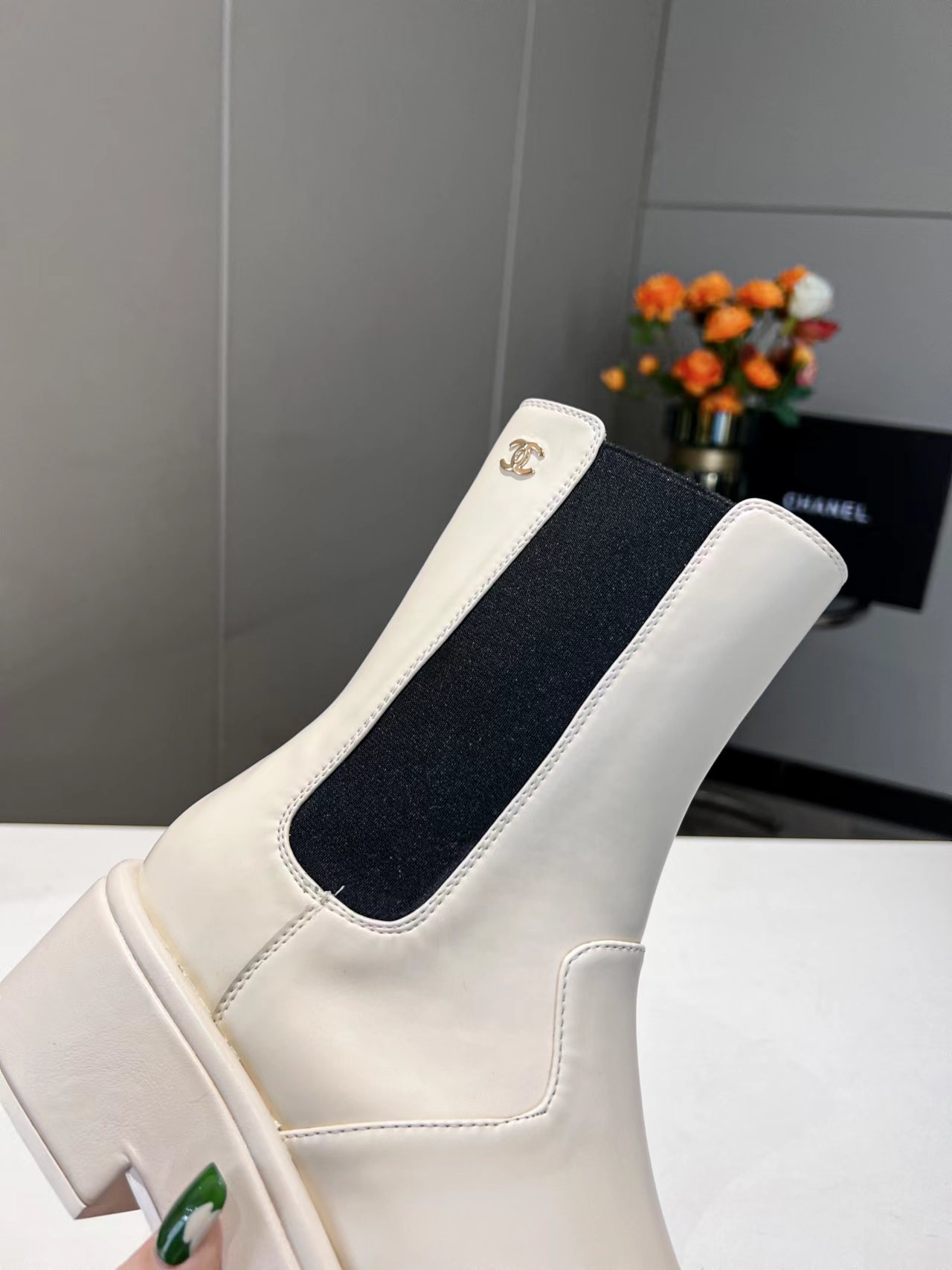 Ch**el Boots White A1001330