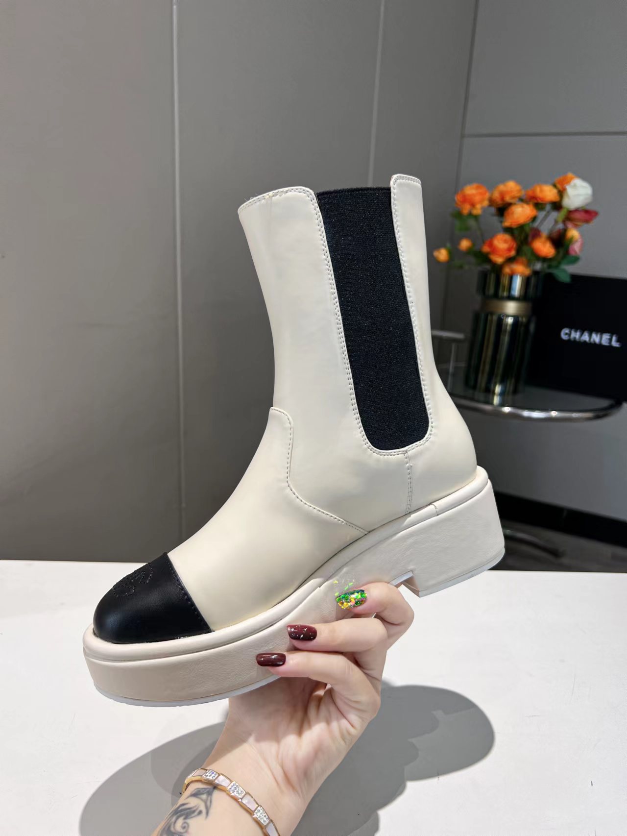 Ch**el Boots White A1001330