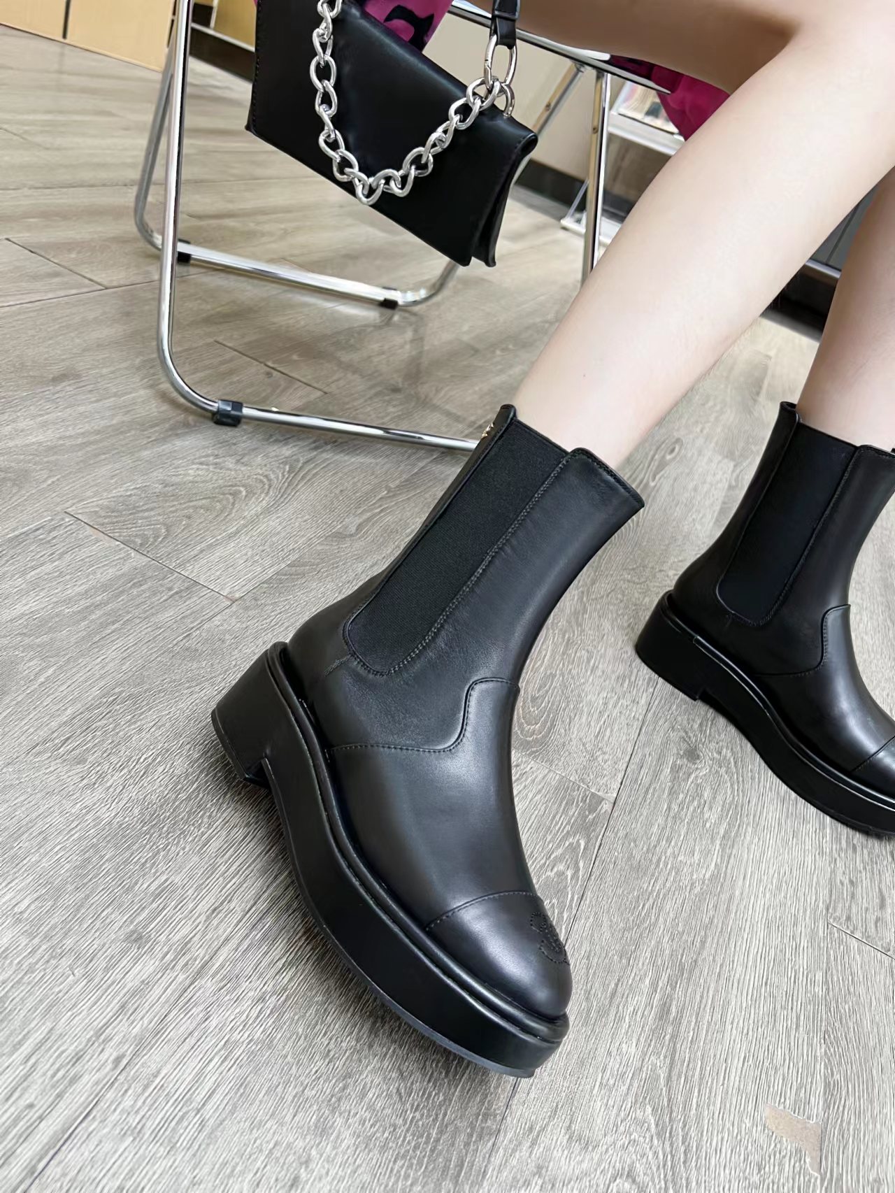 Ch**el Boots Black A1001330