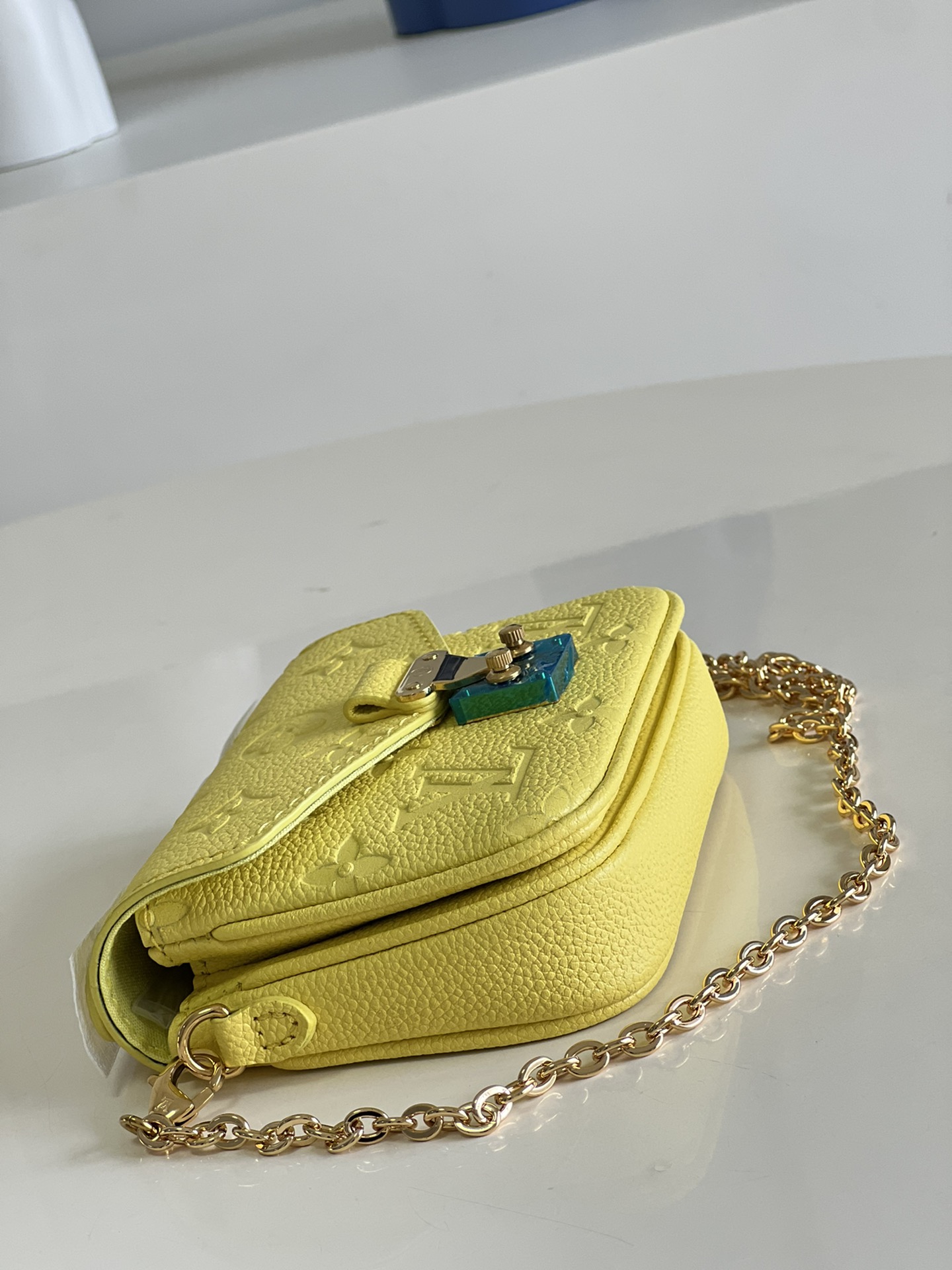 L0vis Vvtt0n Pochette Metis Mini Bag Yellow