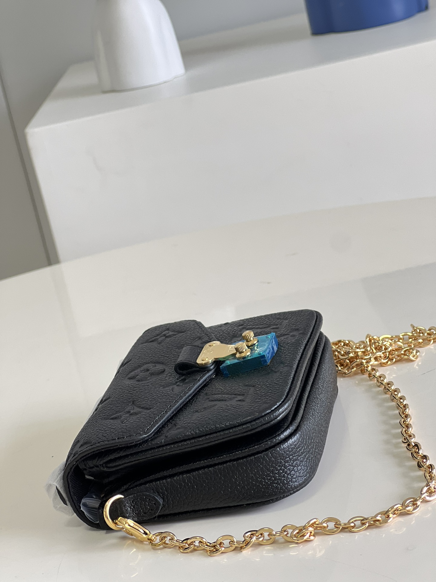 L0vis Vvtt0n Pochette Metis Mini Bag Black M81390