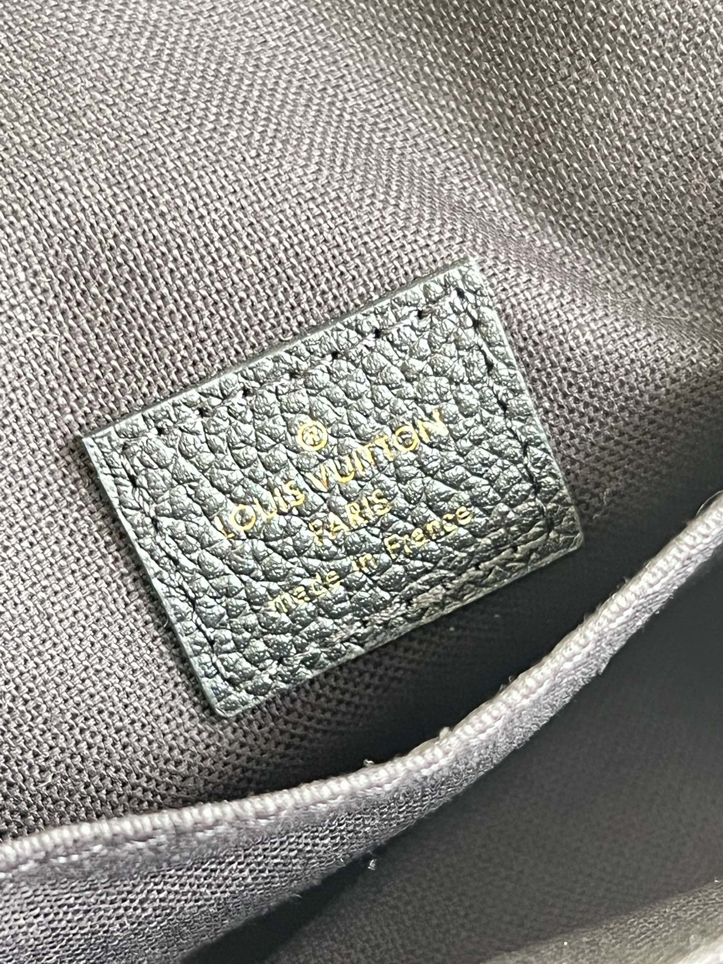 L0vis Vvtt0n Pochette Metis Mini Bag Black M81390