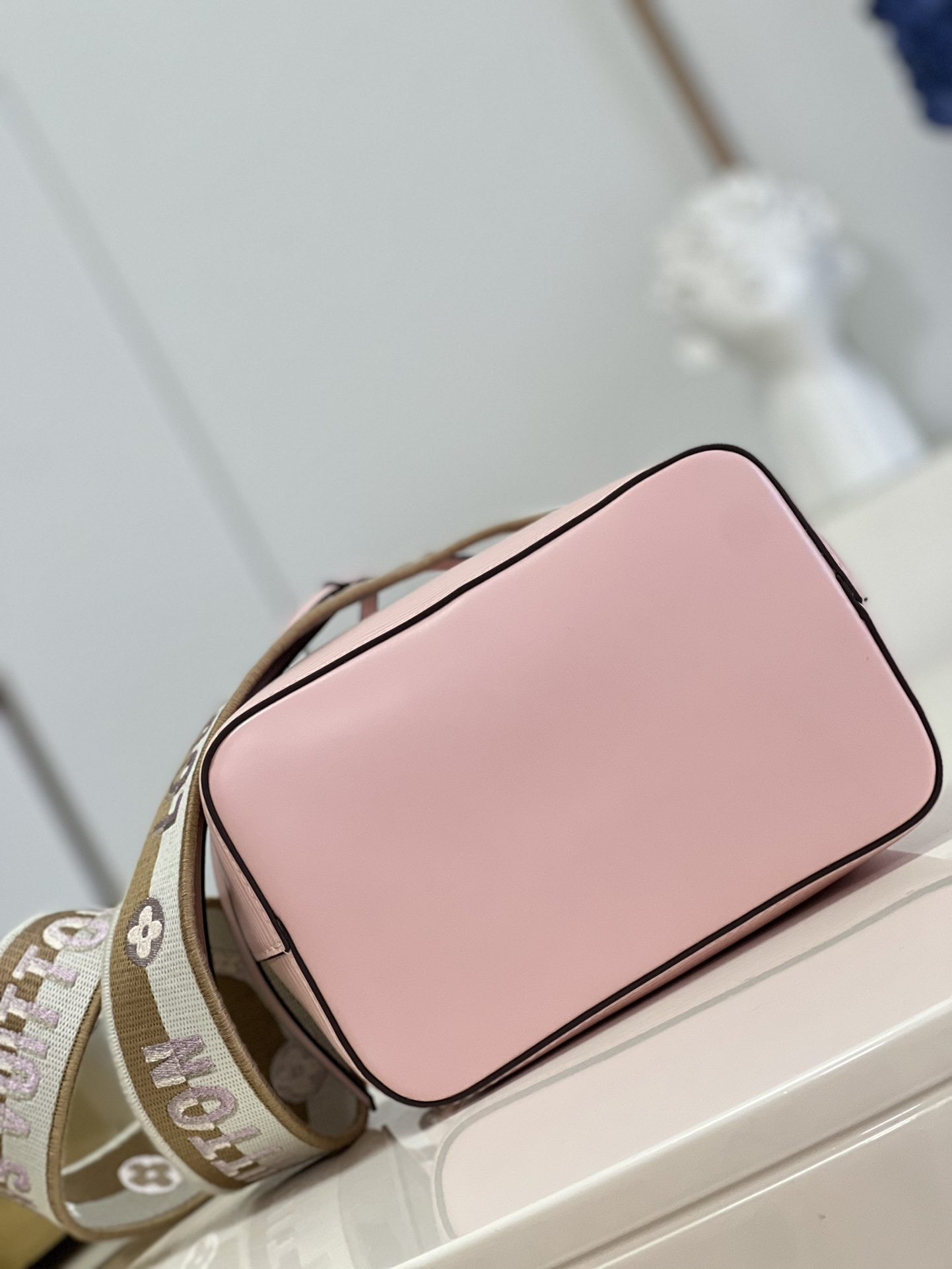 L0vis Vvtt0n Neonoe Bag Pink M53610