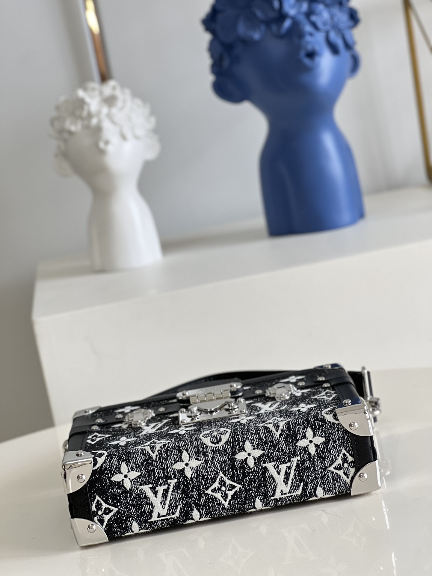 L0vis Vvtt0n Petite Malle Box Shoulder Bag Balck M59363