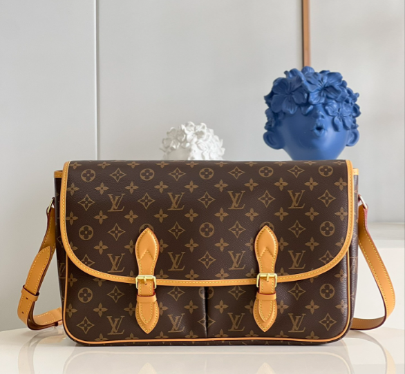 L0vis Vvtt0n Monogram Crossbody Bag M51273