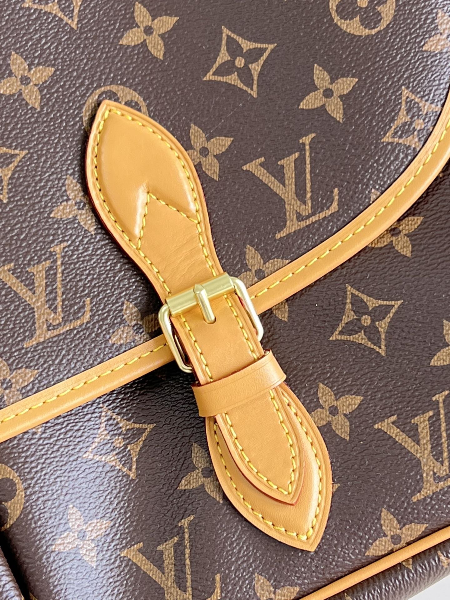 L0vis Vvtt0n Monogram Crossbody Bag M51273
