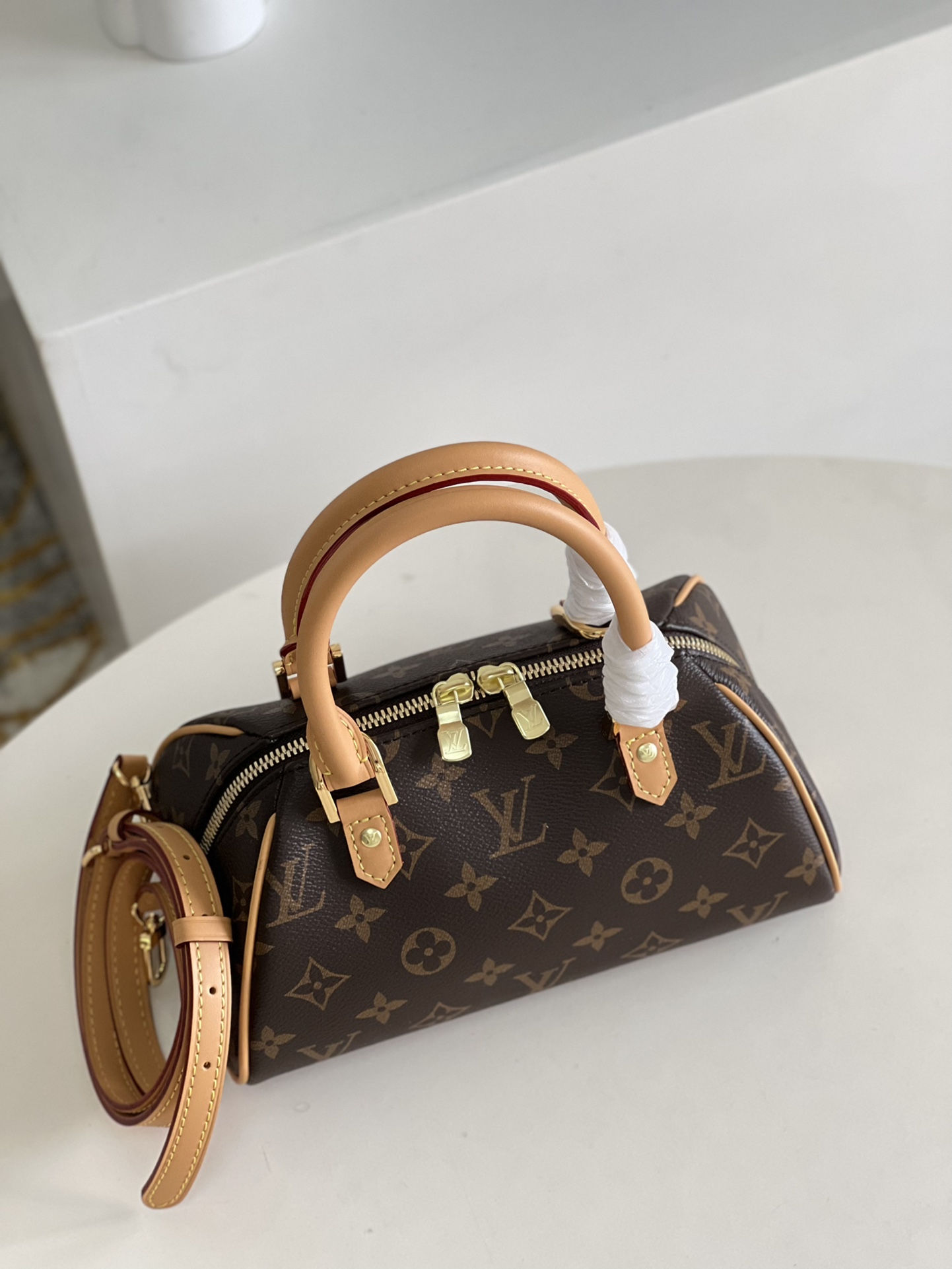 L0vis Vvtt0n Handle Bag M50202