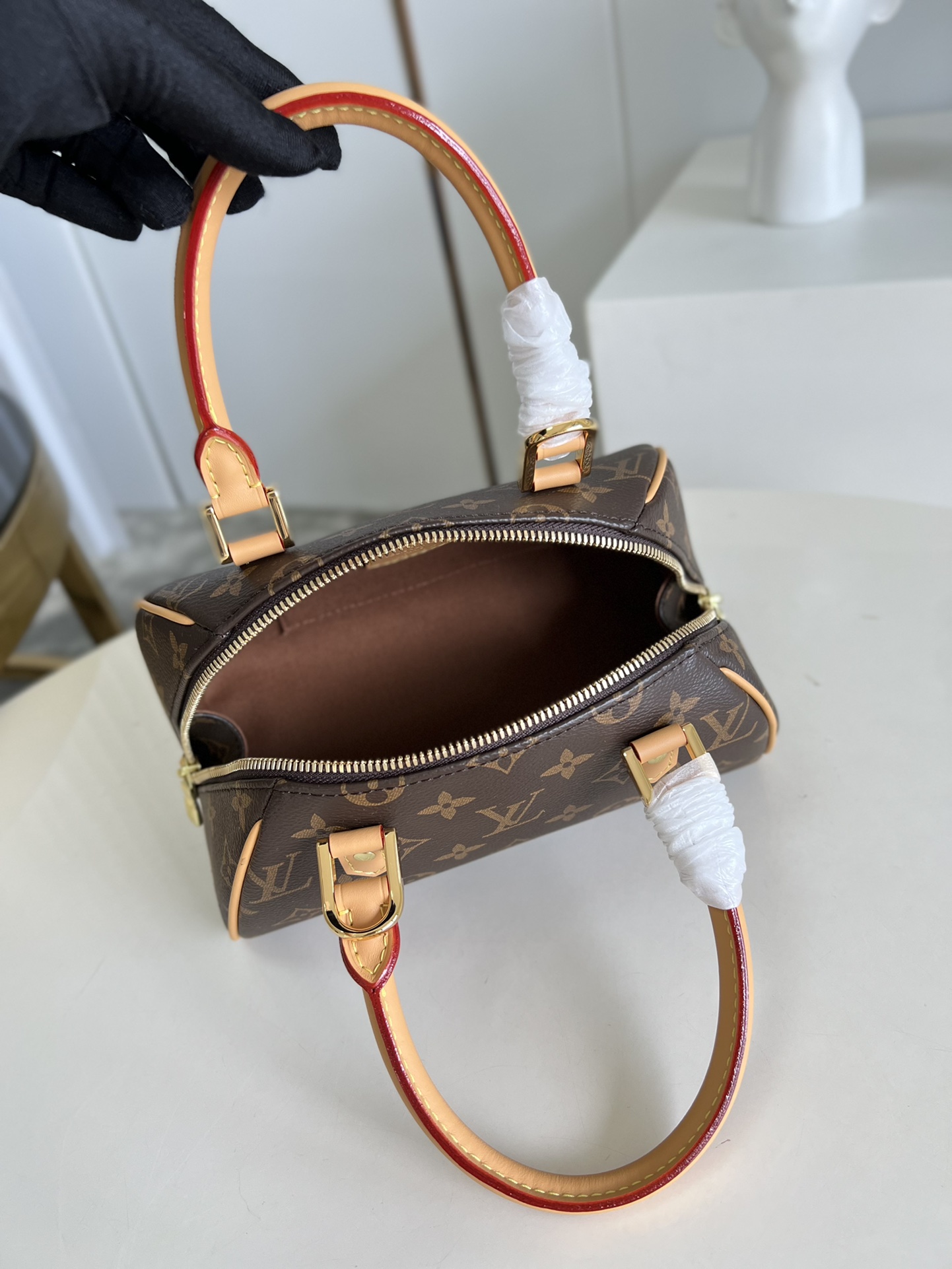 L0vis Vvtt0n Handle Bag M50202