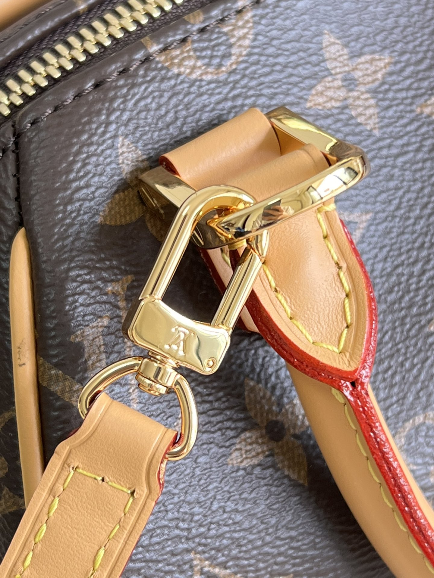 L0vis Vvtt0n Handle Bag M50202