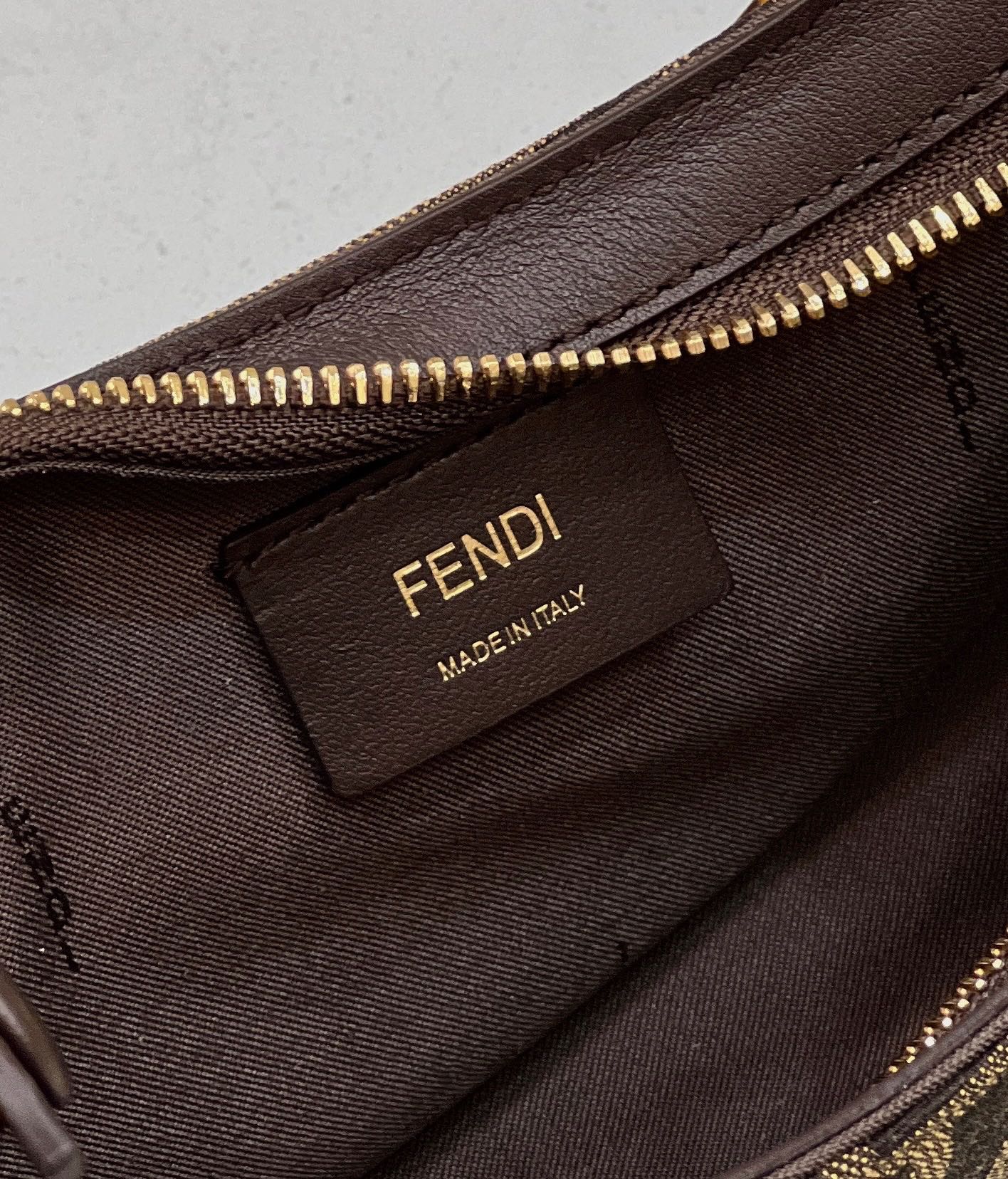 F**di O’Lock Bag 32CM