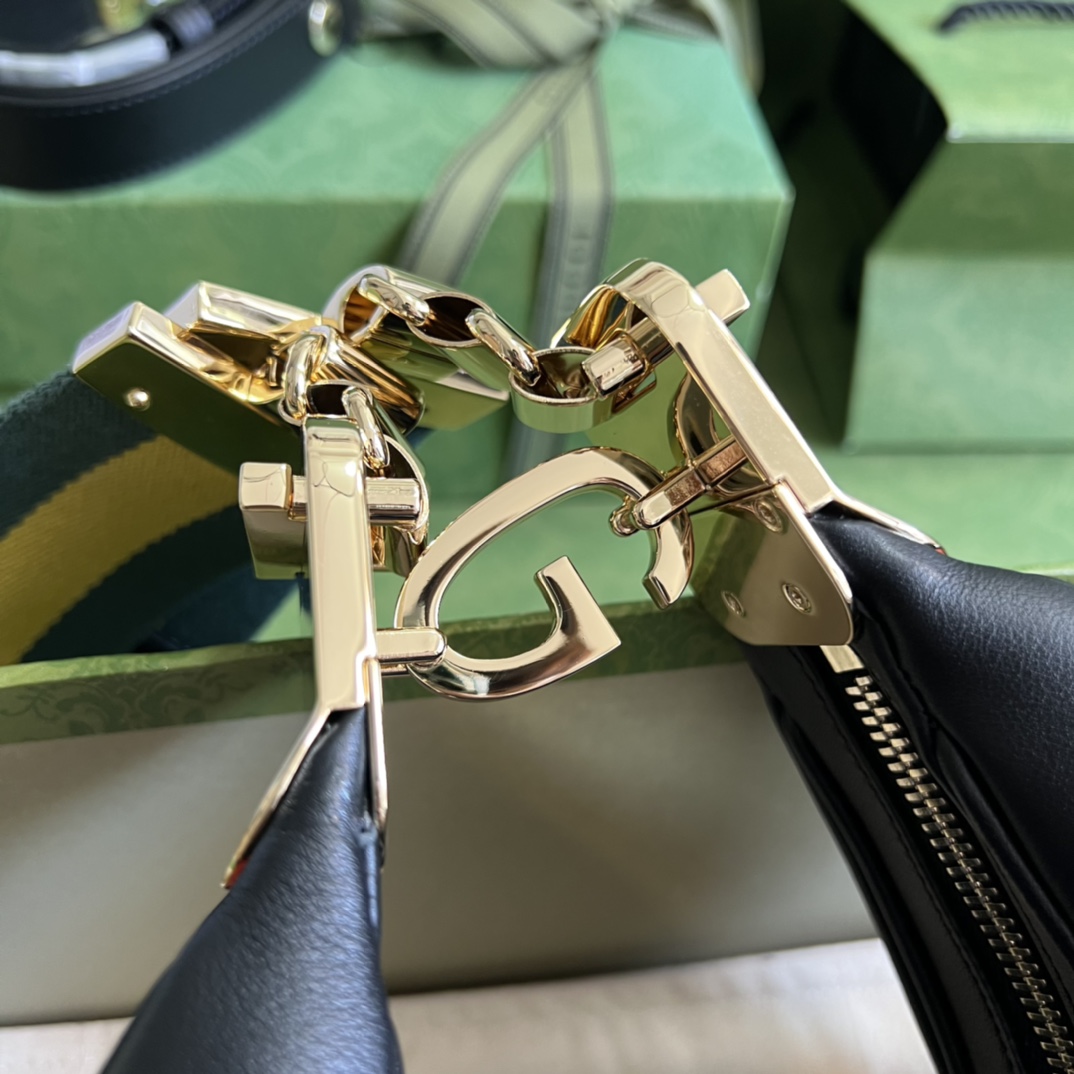 Gvc*1 Attache Large Shoulder Bag
