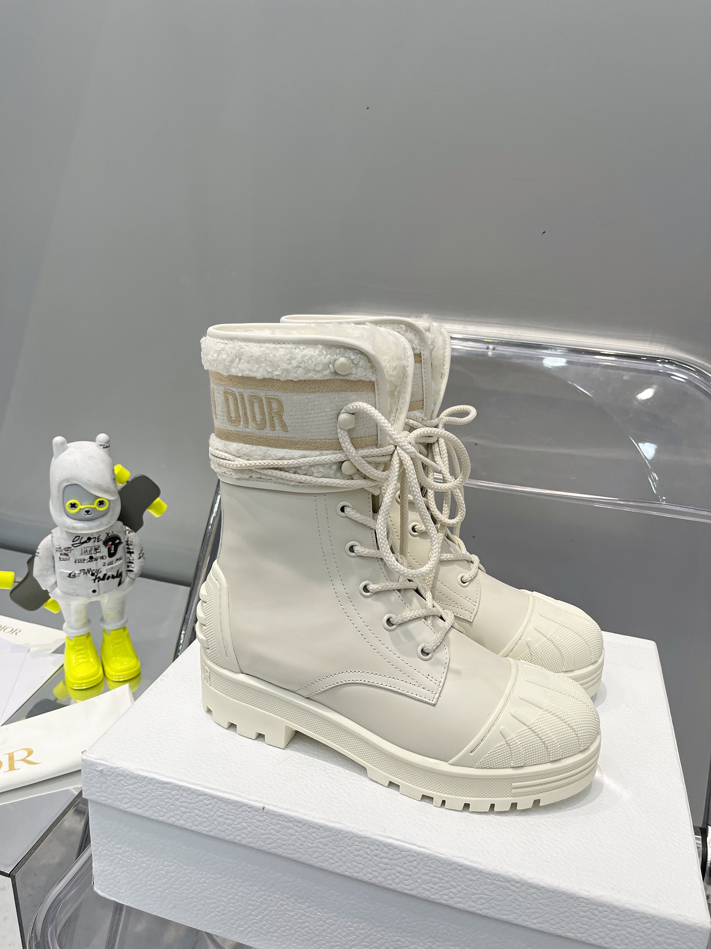 D10r Boots White