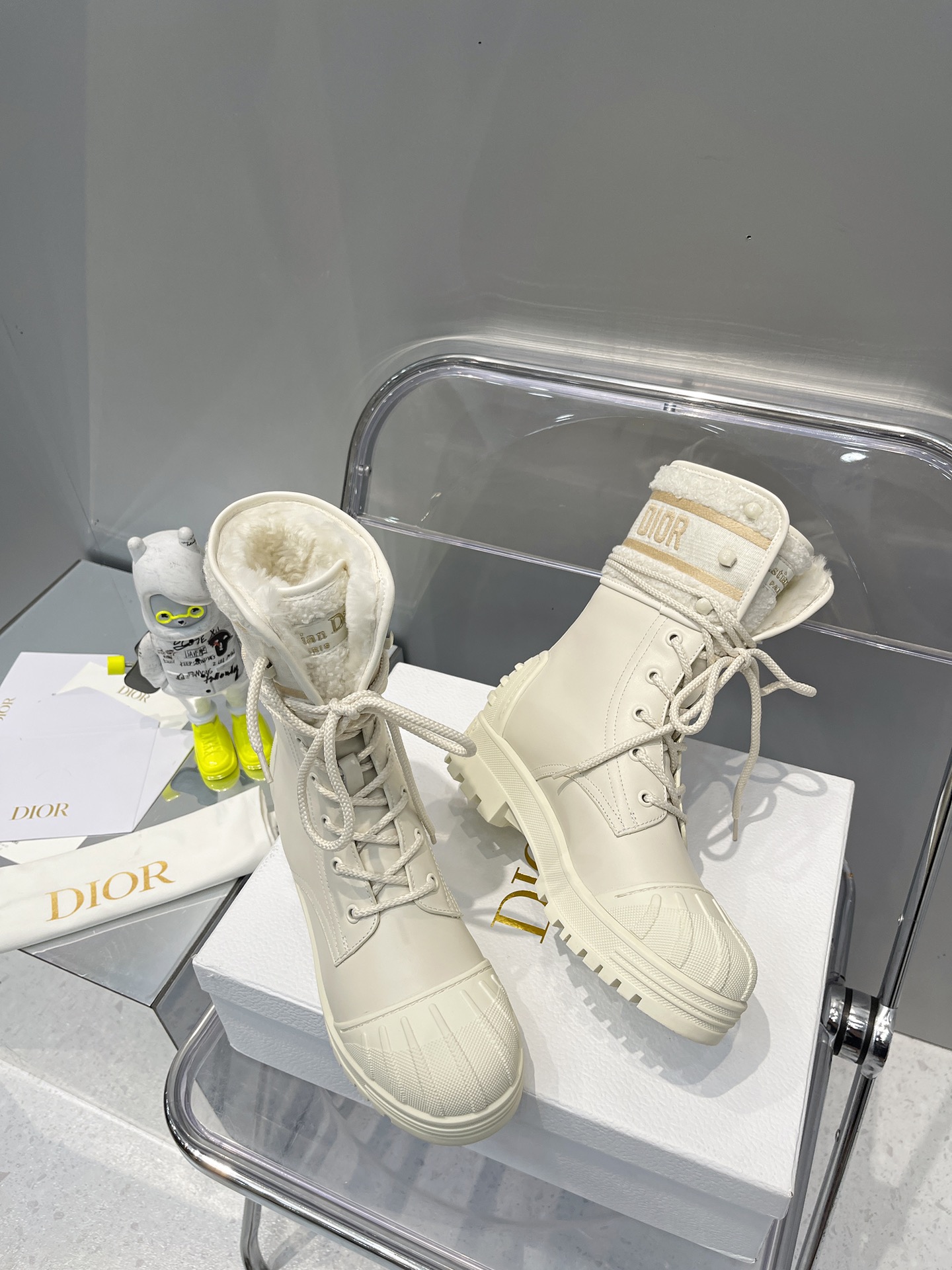 D10r Boots White