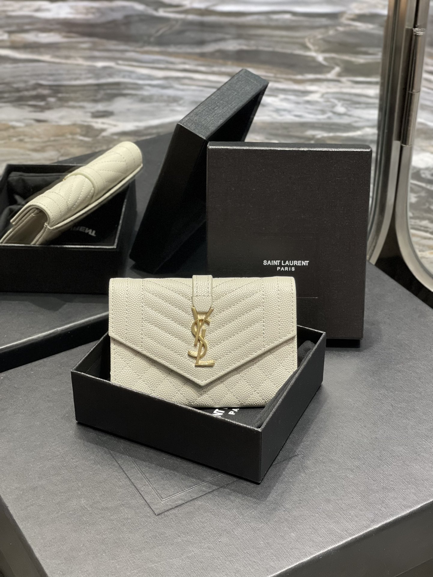 Y51 Caviar White With Gold Hardware Wallet A026K