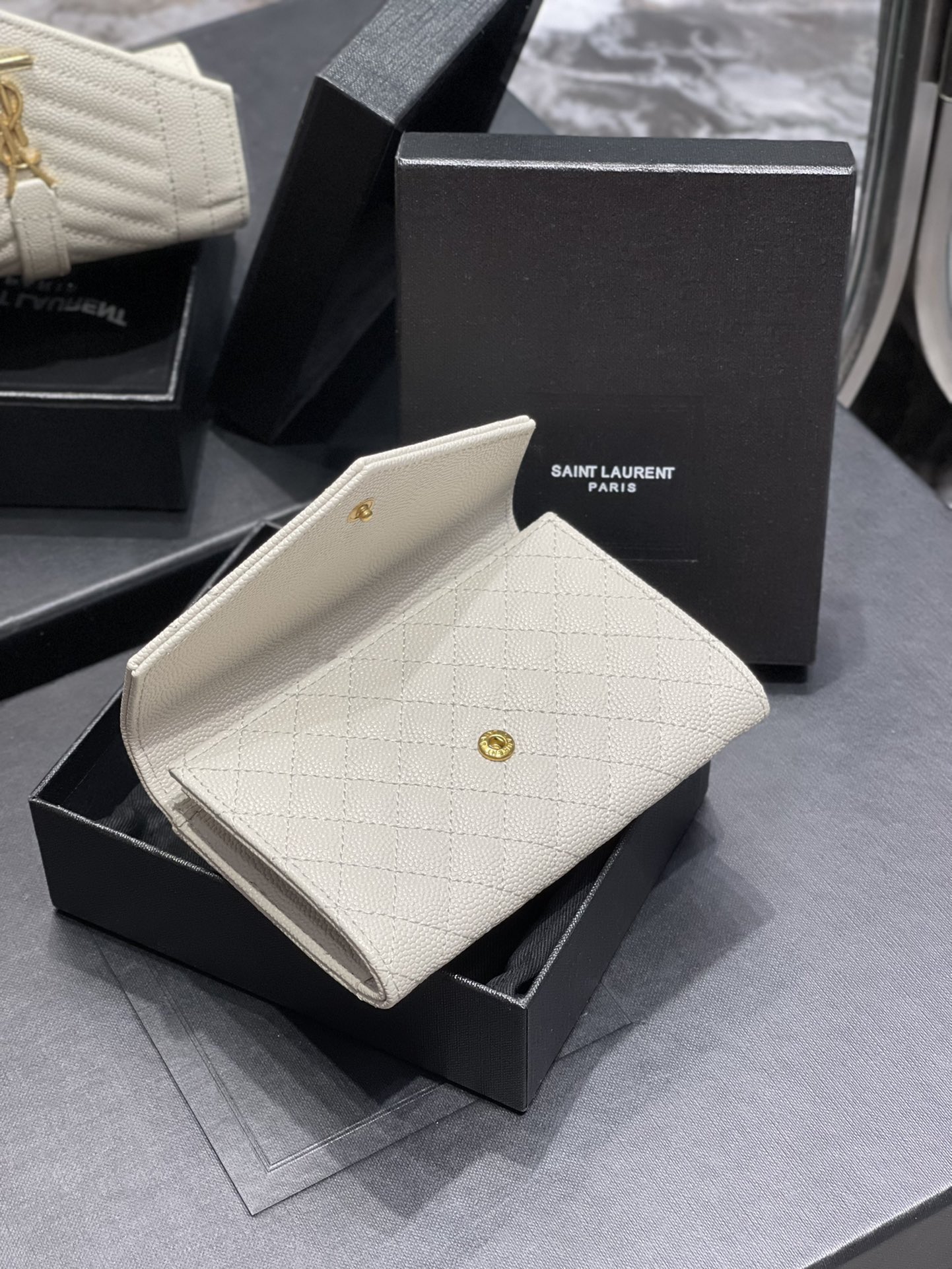 Y51 Caviar White With Gold Hardware Wallet A026K