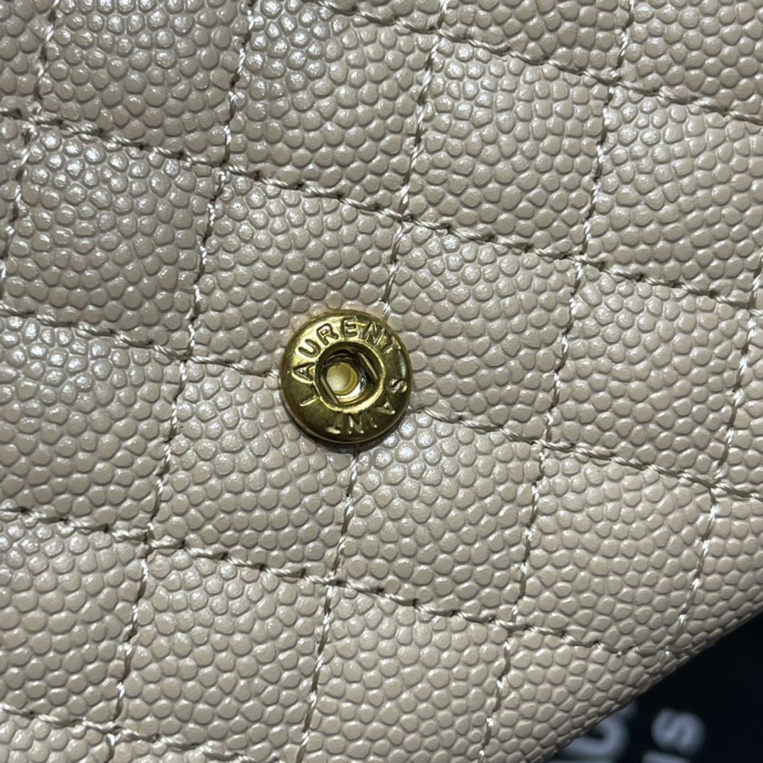 Y51 Caviar Apricot With Gold Hardware Wallet A026K