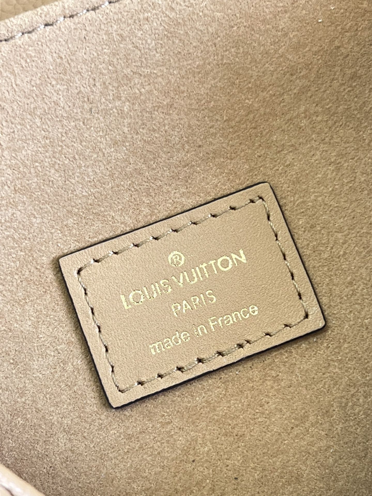 L0vis Vvtt0n Pochette M46028