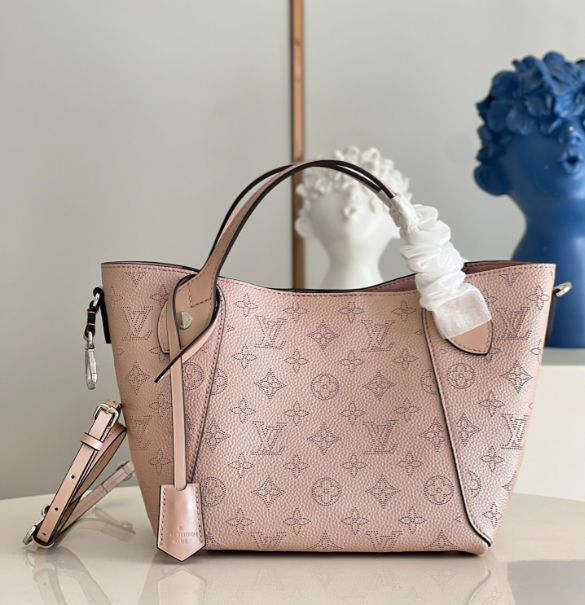 L0vis Vvtt0n Hina PM Mahina Leather Pink M54353