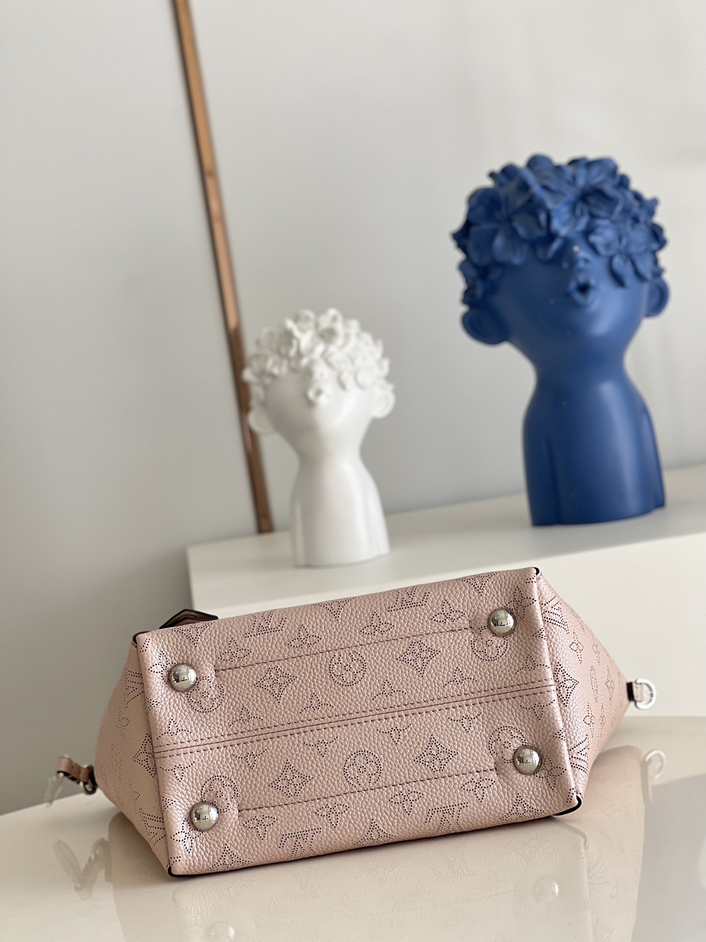 L0vis Vvtt0n Hina PM Mahina Leather Pink M54353