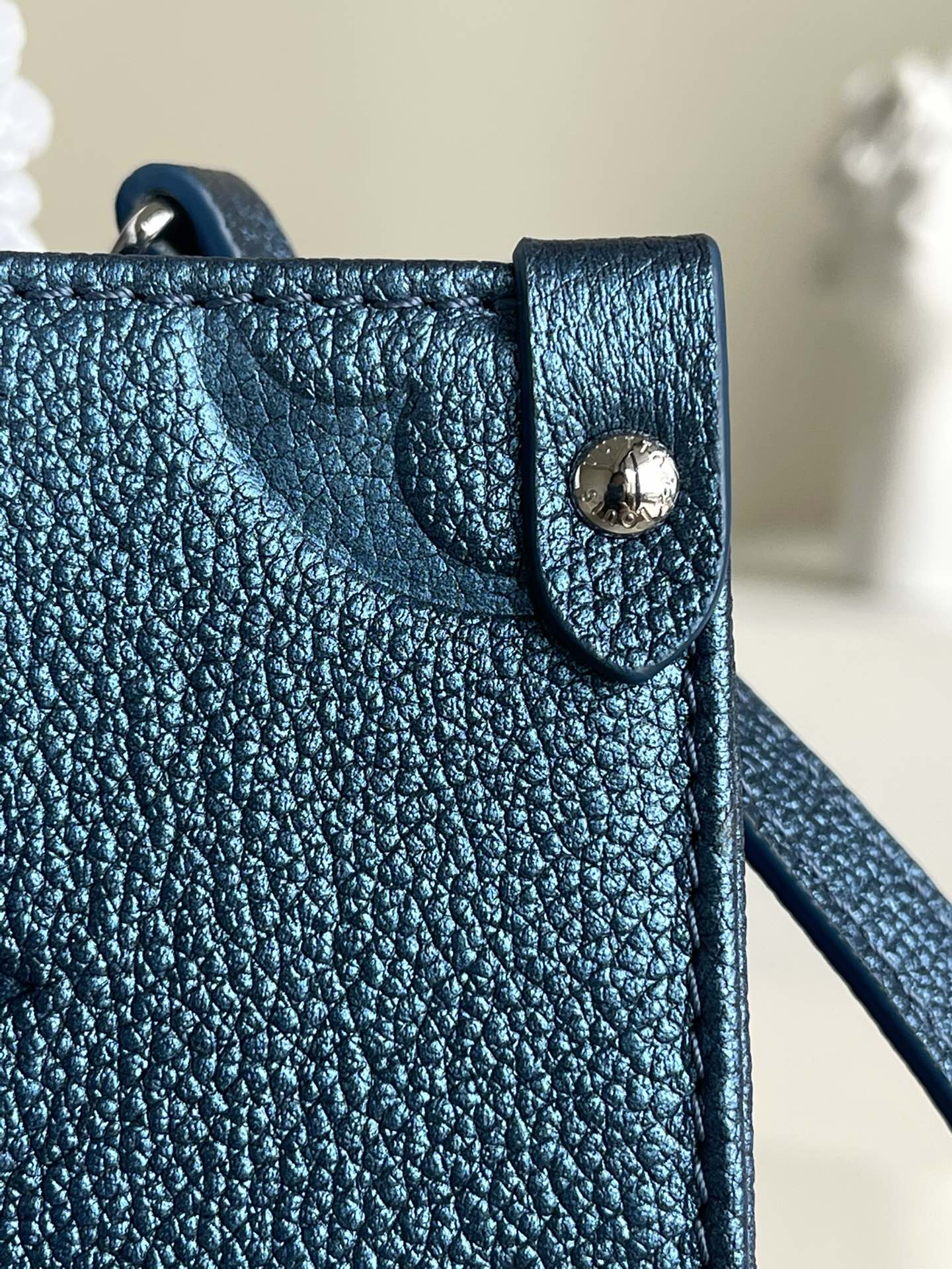 L0vis Vvtt0n Onthego Bag M58956