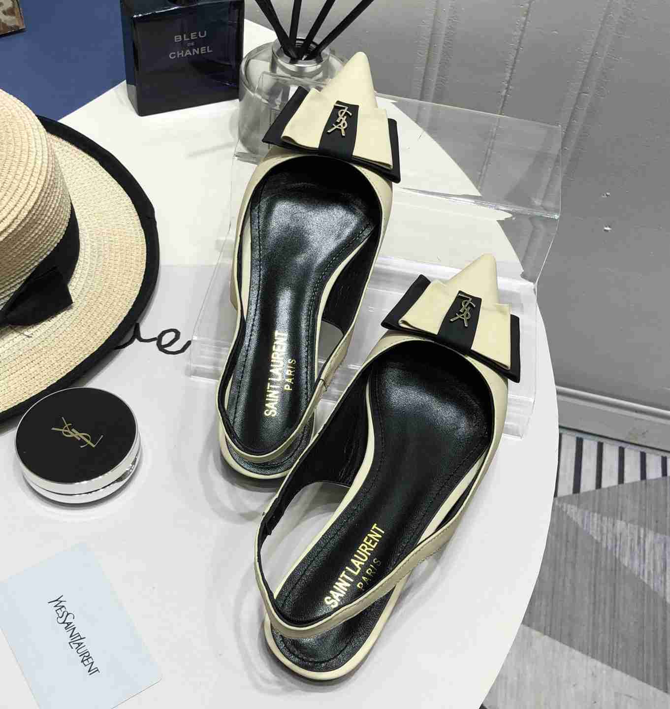 Y51 Flat Shoes As5698270