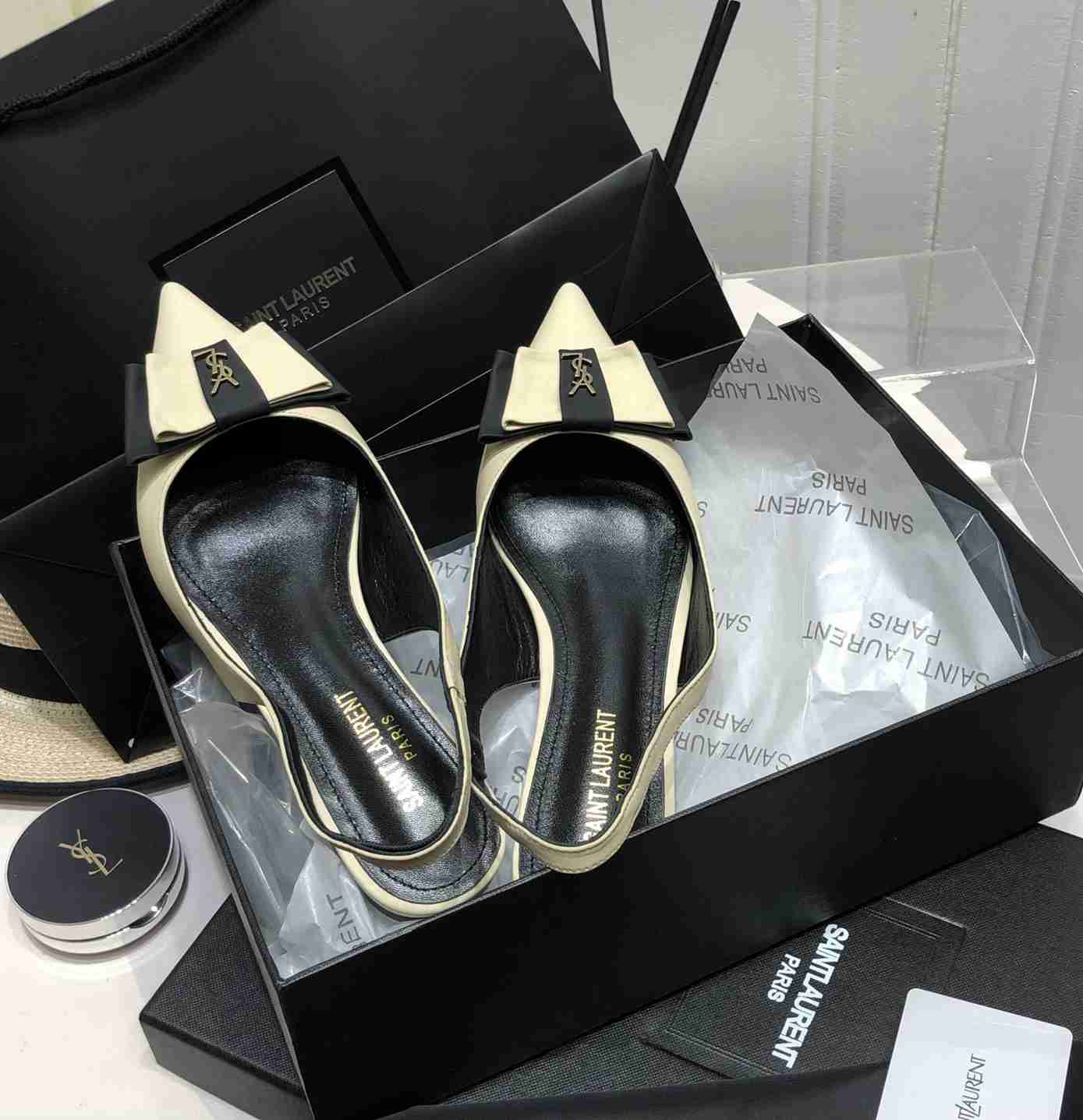 Y51 Flat Shoes As5698270