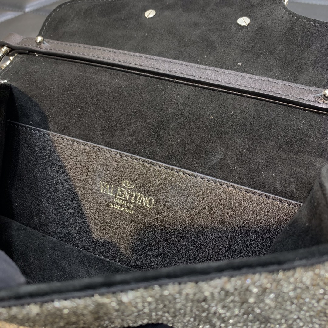Va1e*ntin0 Loco Bag 5032
