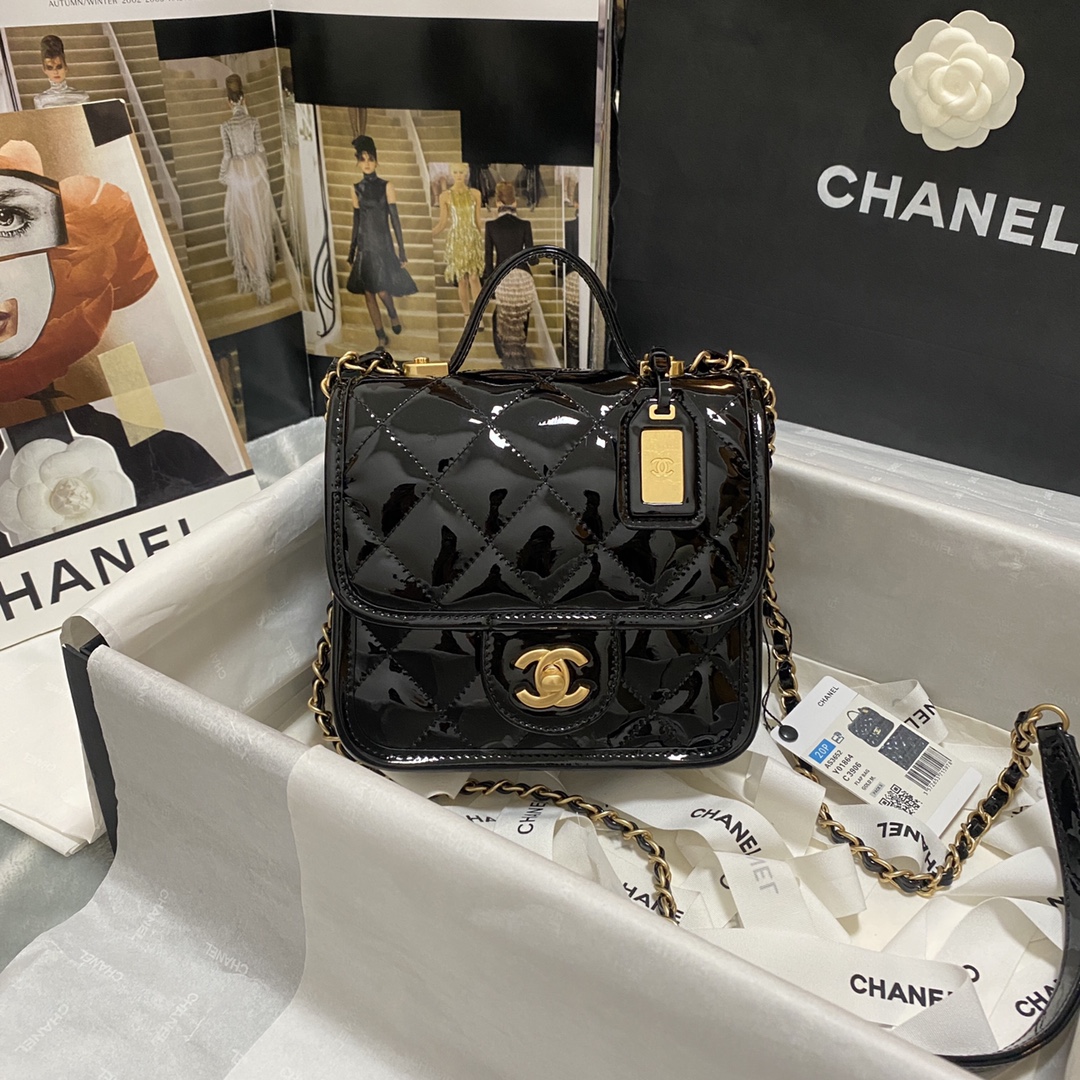 Ch**el Mini Flap Bag Patent Leather 17cm 