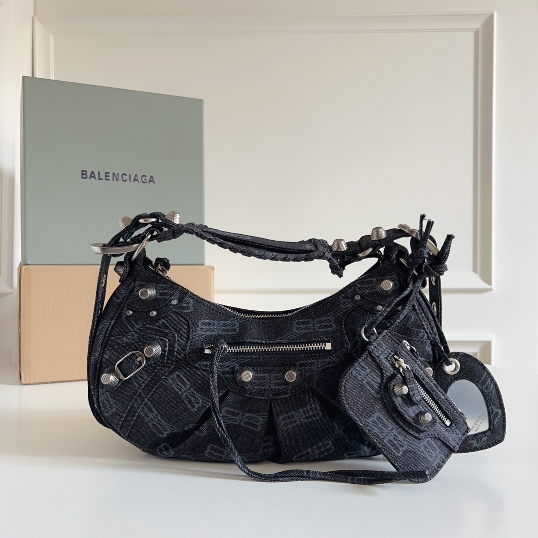 Balenciag Le Cagole Bag 03