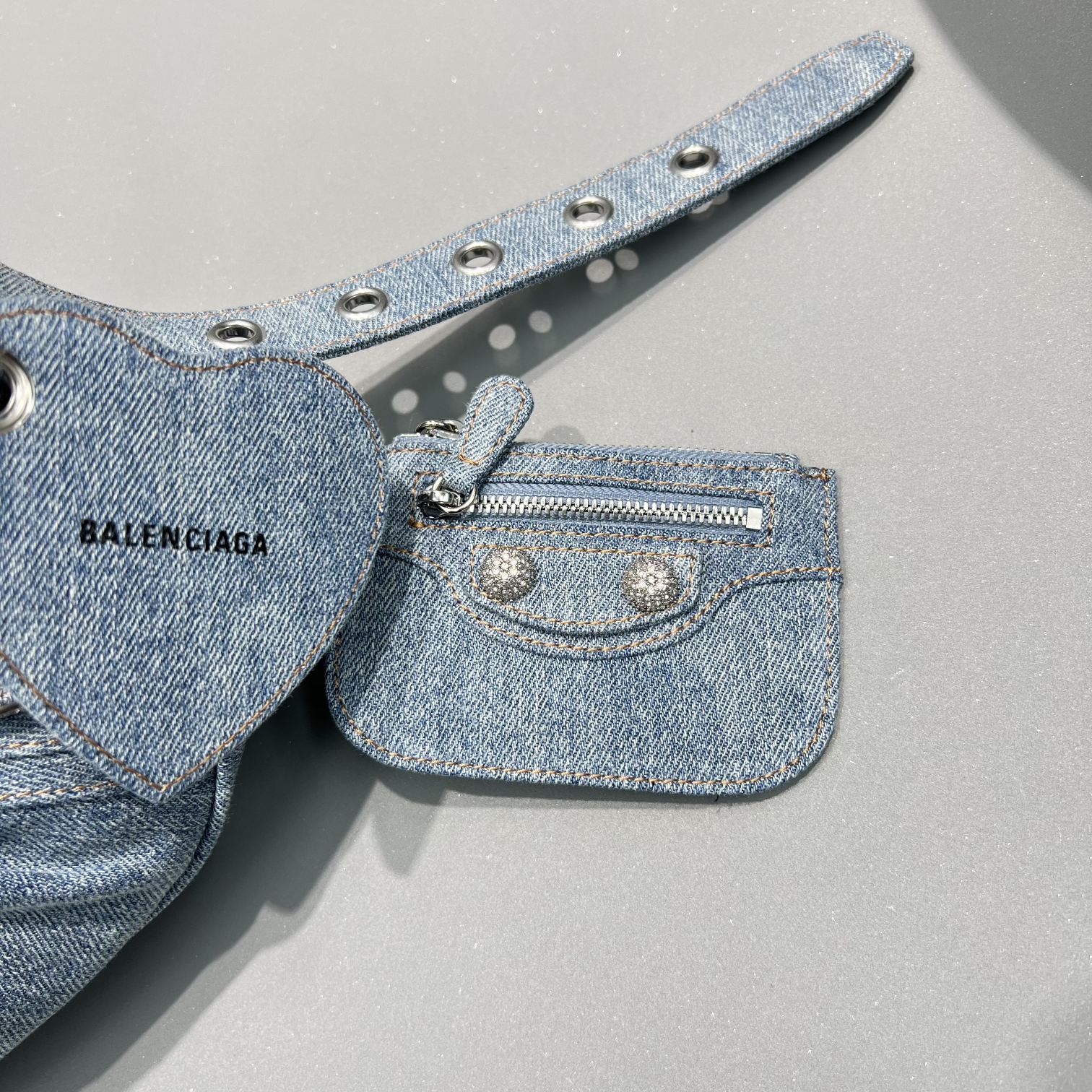 Balenciag Le Cagole Bag 04