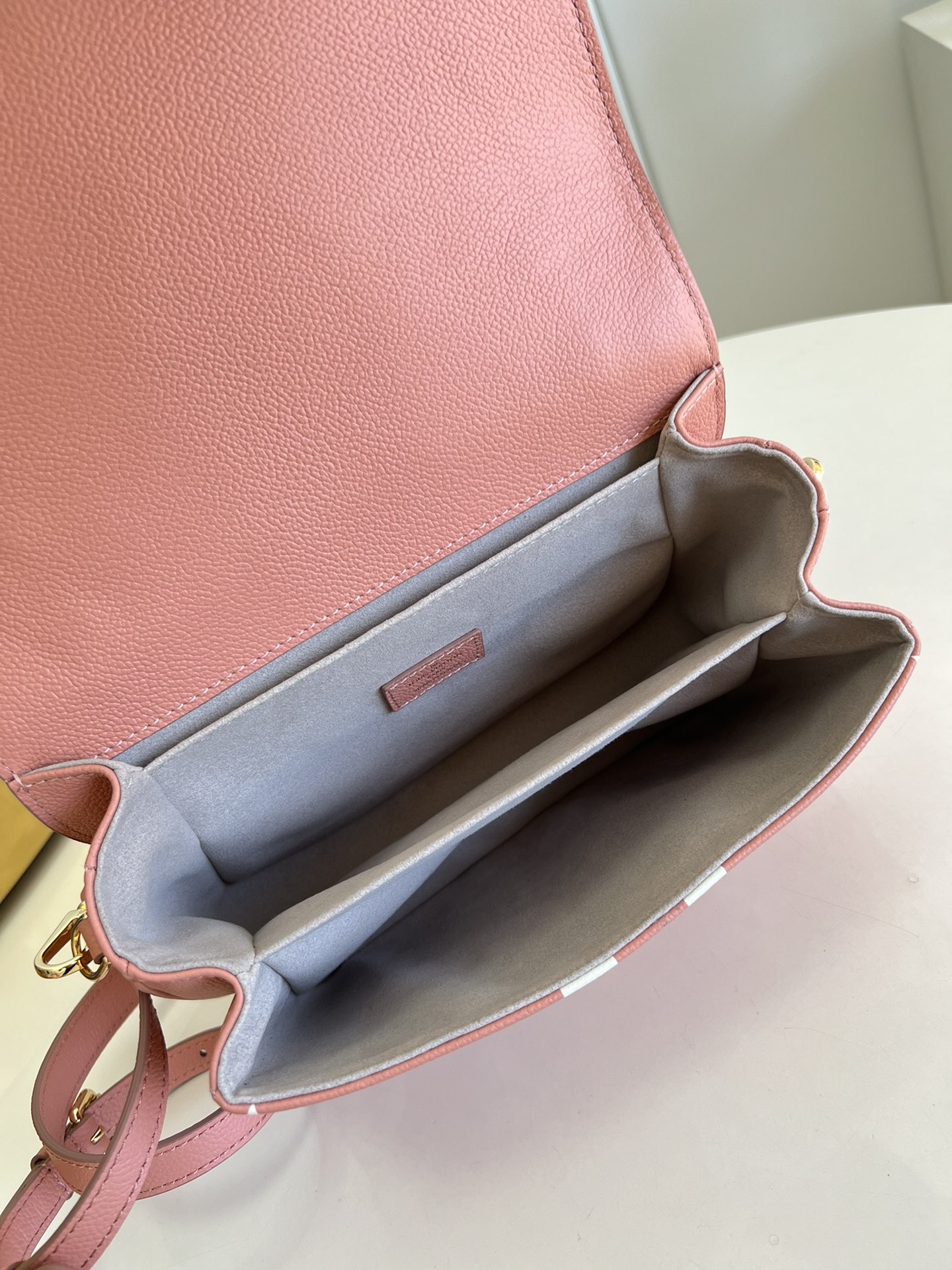L0vis Vvtt0n Pochette Metis Bag With Pink M46302