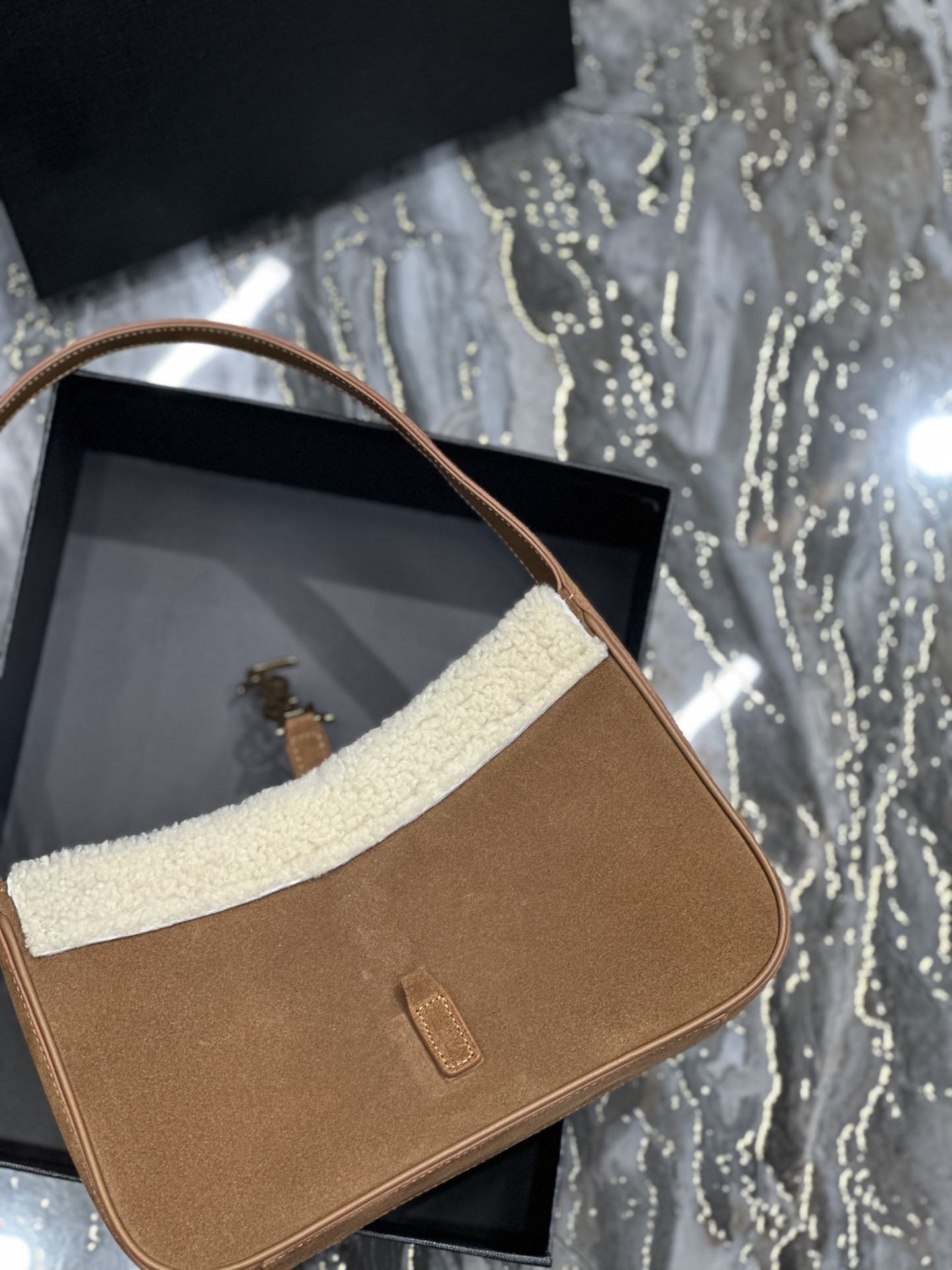 Y51 LE5A7 Hobo Bag Brown