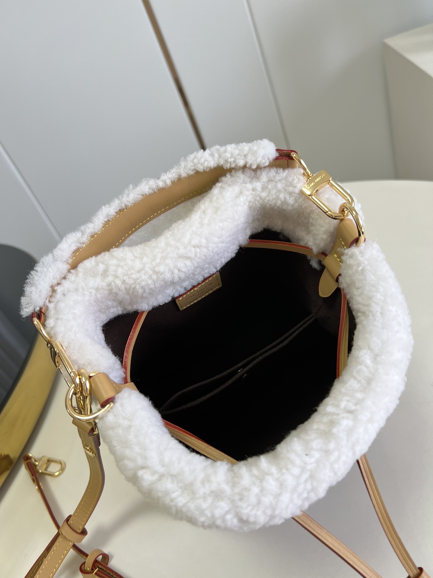 L0vis Vvtt0n Neonoe Bag M46319