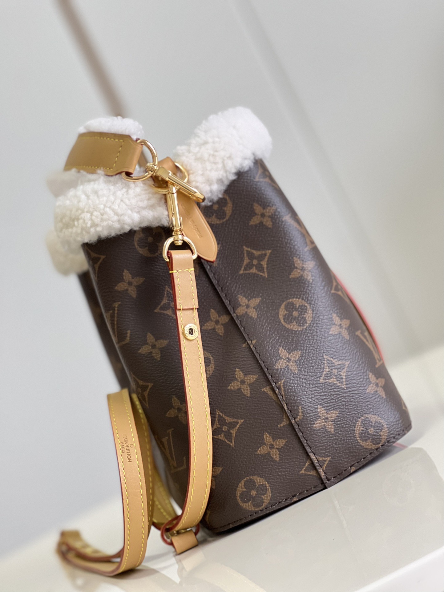 L0vis Vvtt0n Neonoe Bag M46319