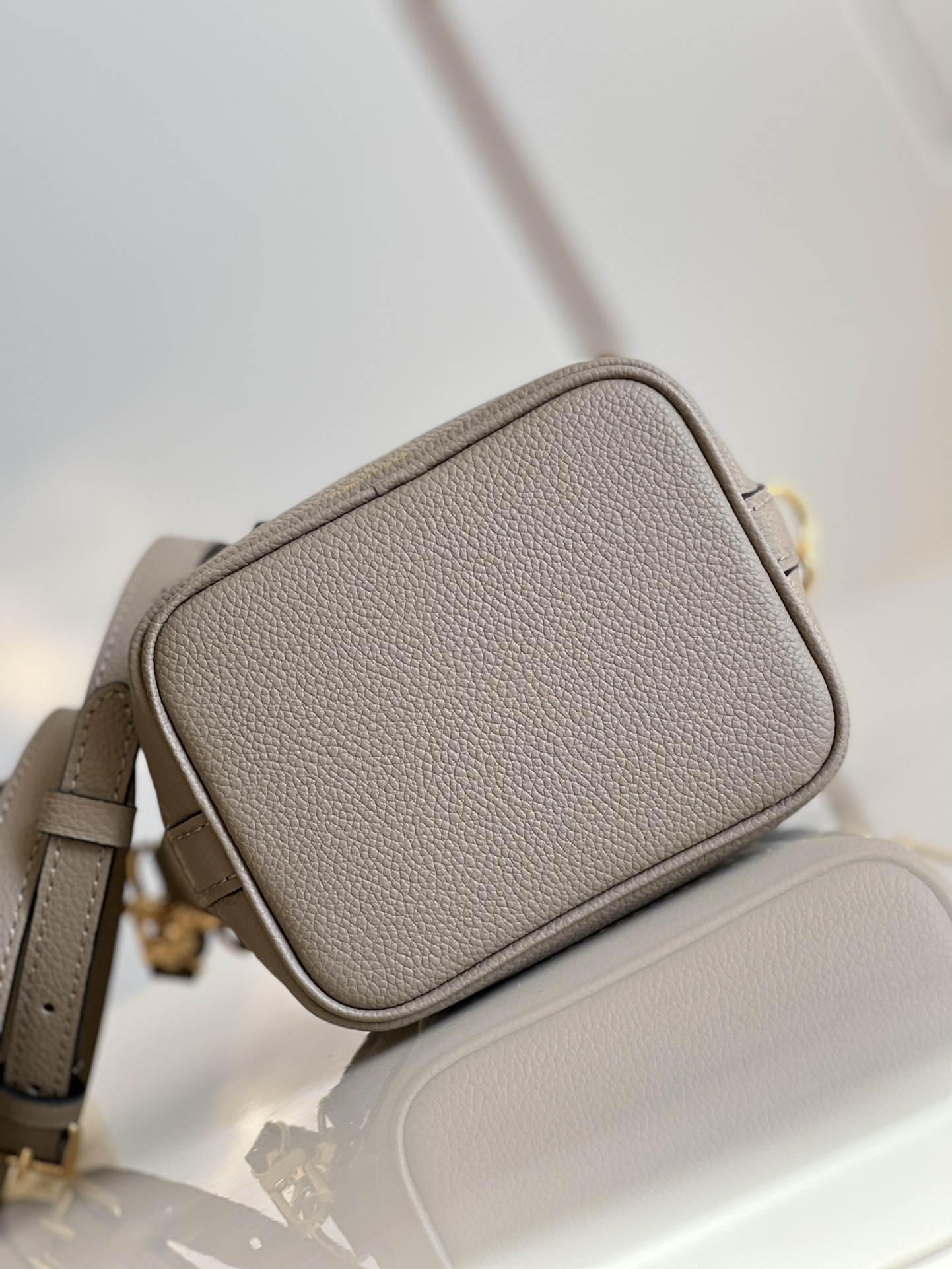 L0vis Vvtt0n Nano Neo Bag M46291 02